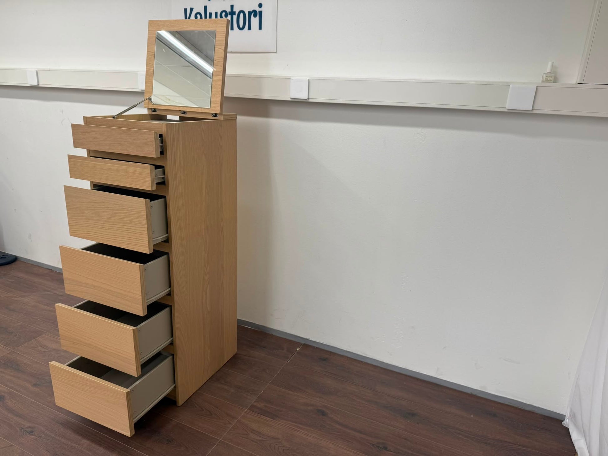 Ikea Malm Lipasto Peilillä Kalustori