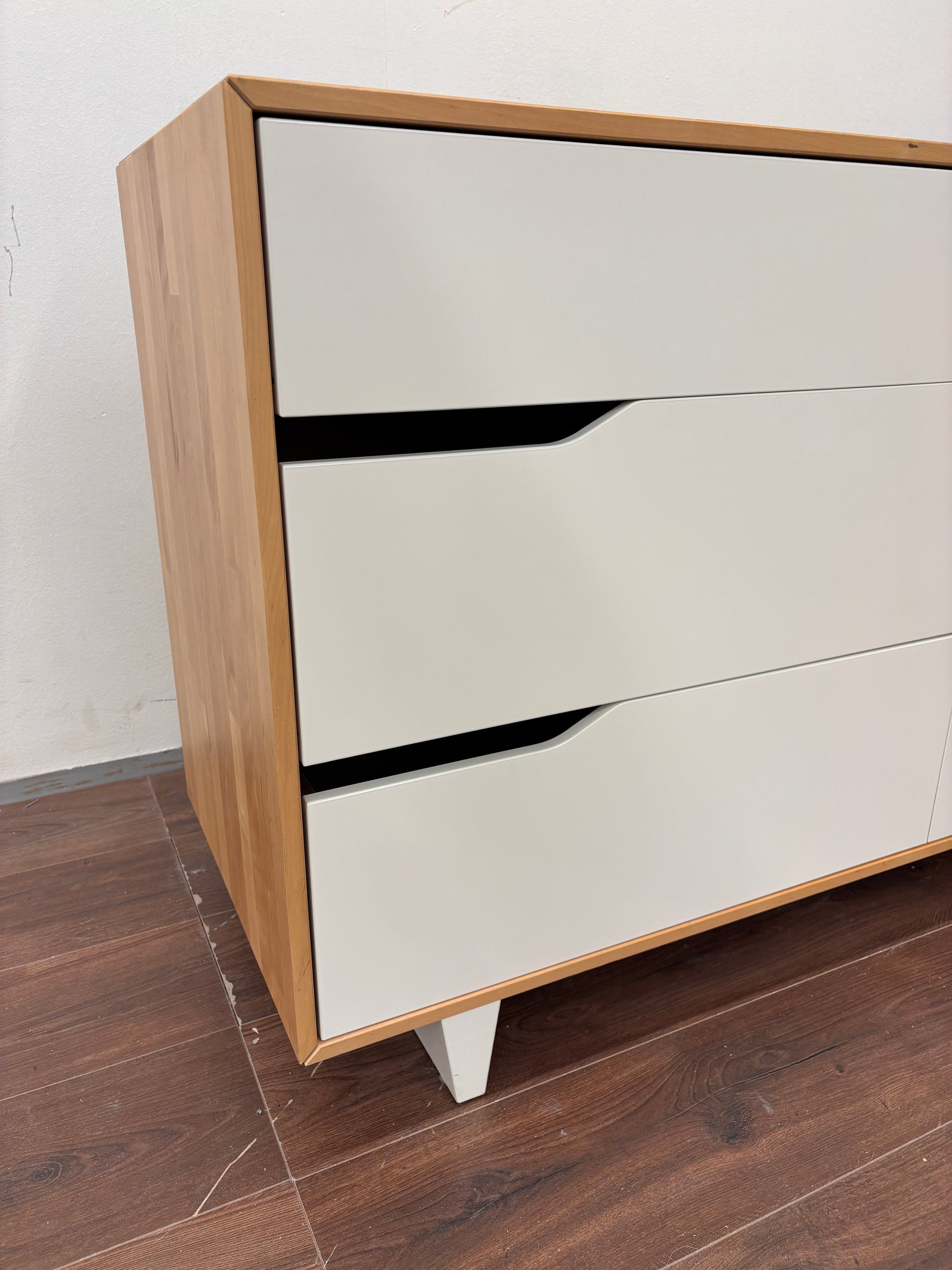 Ikea Mandal valkoinen ja luonnonvärinen kuuden laatikon lipasto Kalustori
