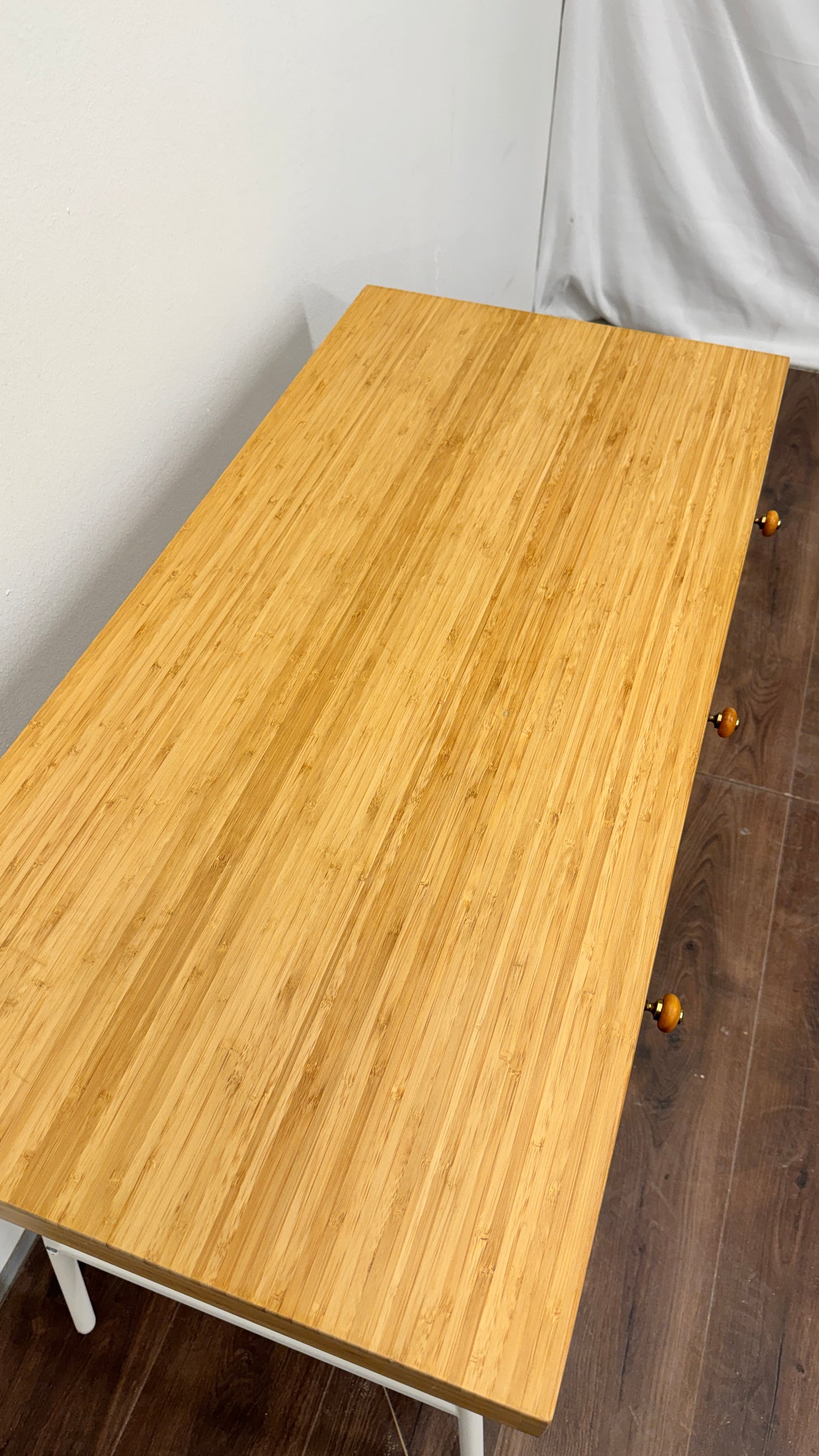 Ikea LILLÅSEN Työpöytä, bambu, 102x49 cm Kalustori