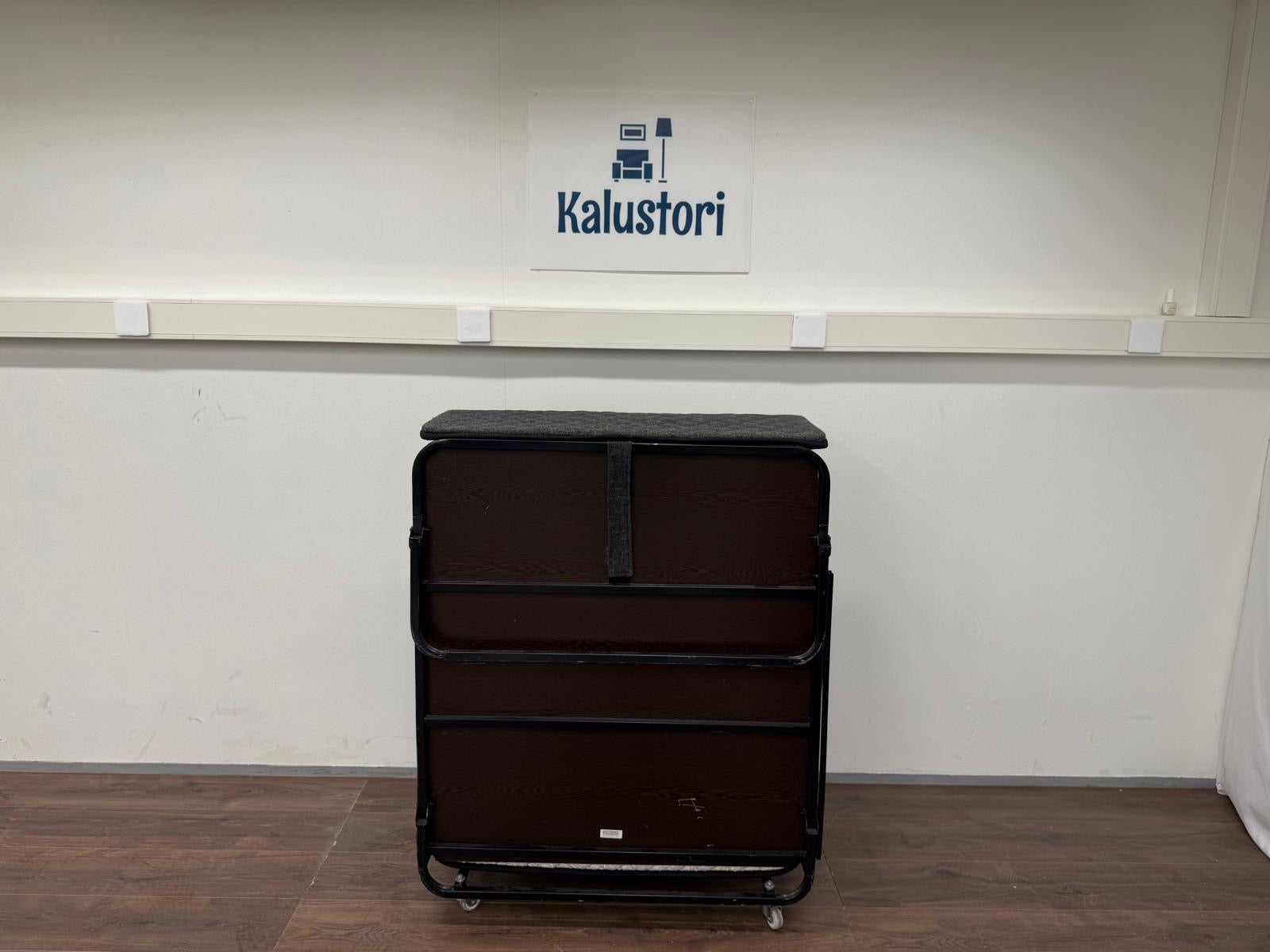 Vieräs Sänky Kalustori