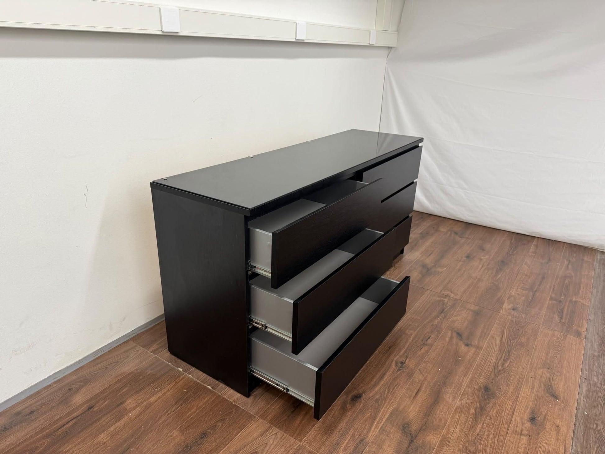 Ikea Malm 6 Laatikkoinen Lipasto/Senkki (Lasilevyllä) Kalustori