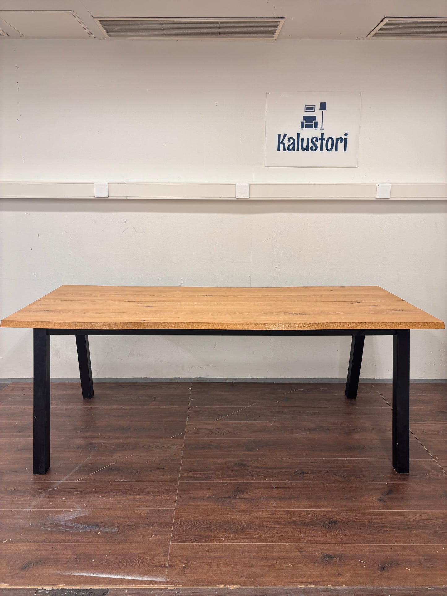 Jysk Ruokapöytä SKOVLUNDE 90x200 luonnonvärinen tammi/musta Kalustori