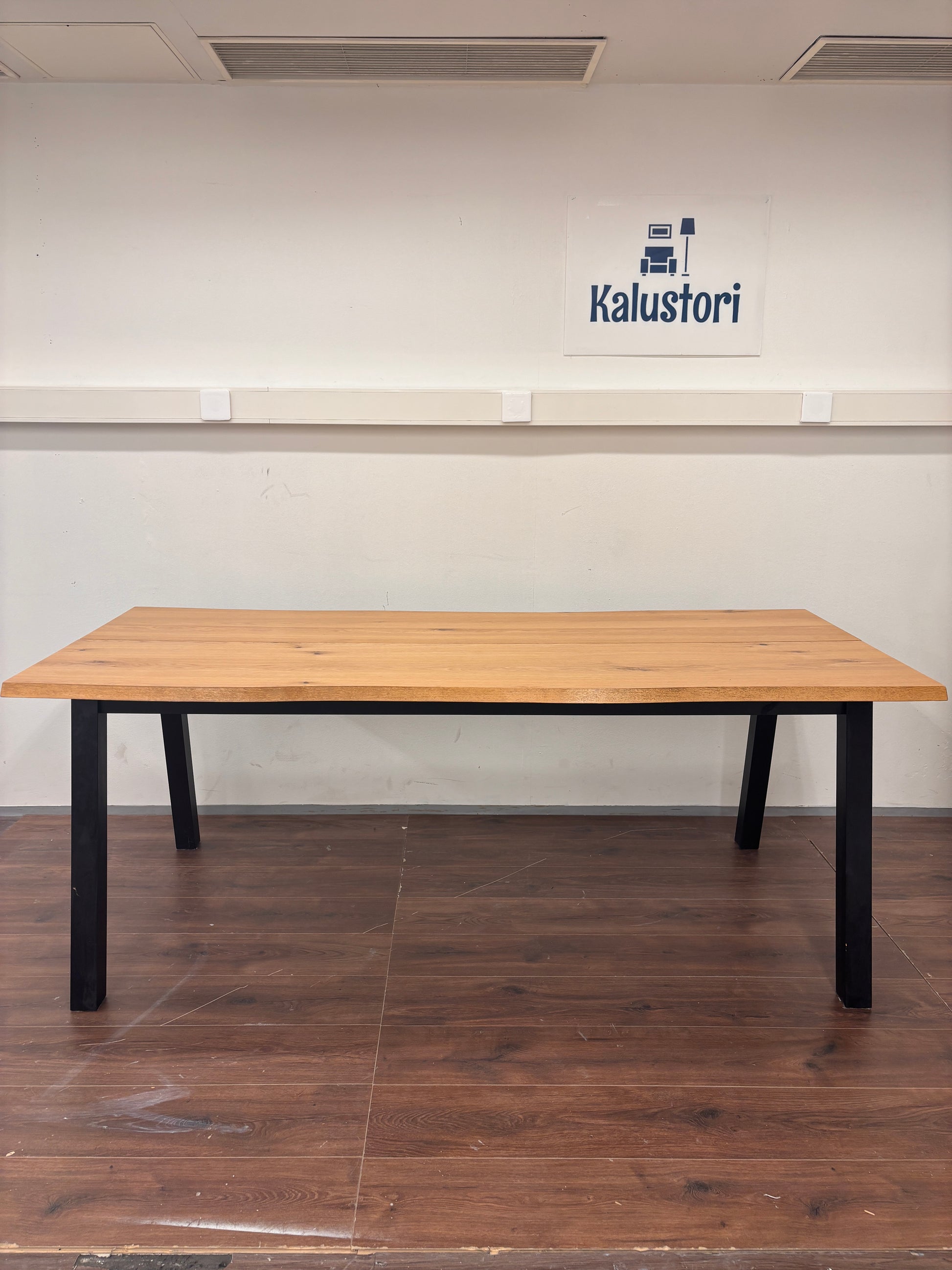 Jysk Ruokapöytä SKOVLUNDE 90x200 luonnonvärinen tammi/musta Kalustori
