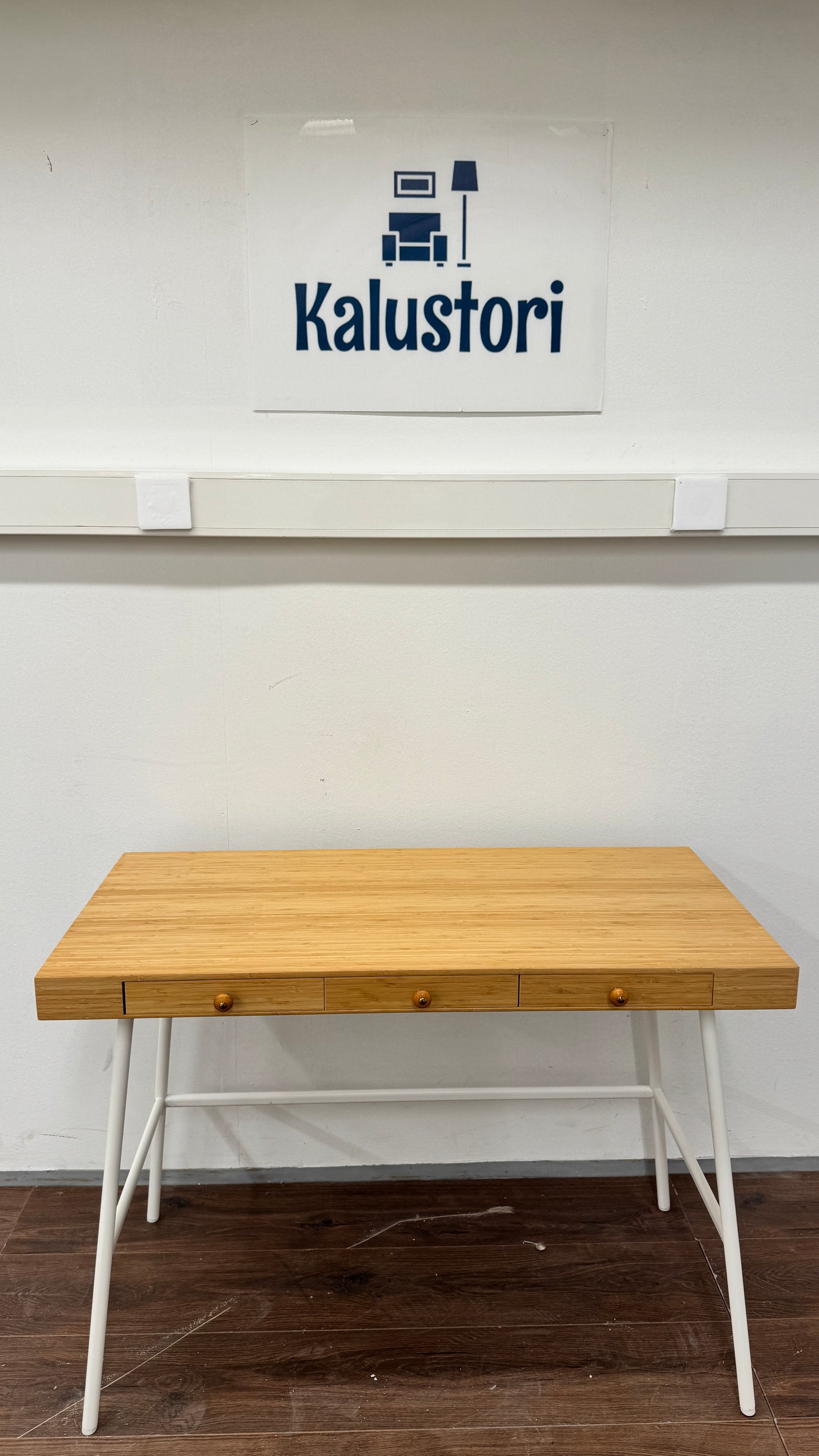 Ikea LILLÅSEN Työpöytä, bambu, 102x49 cm Kalustori