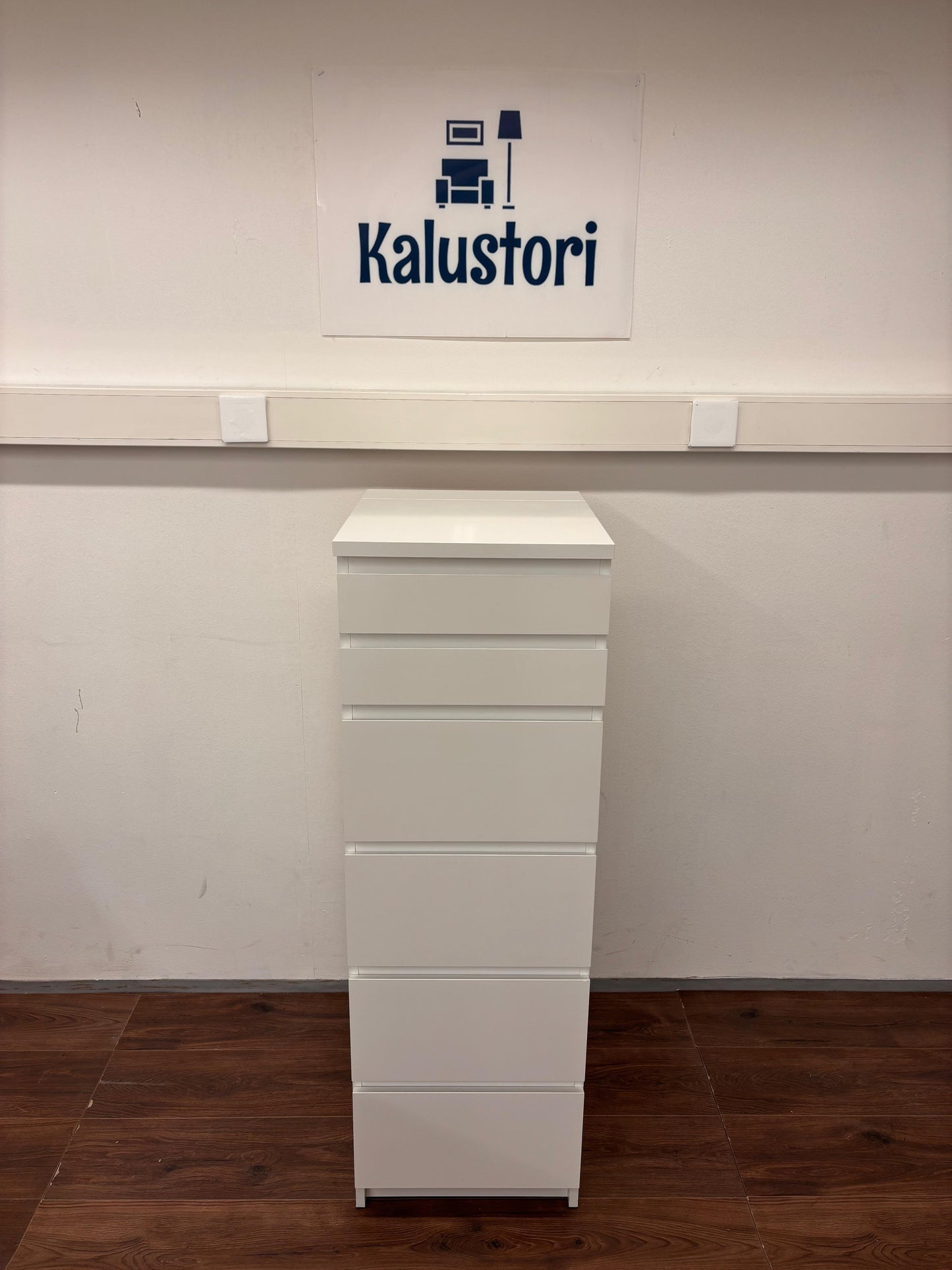 Ikea MALM Korkea Lipasto Peilillä 123x48 cm Kalustori
