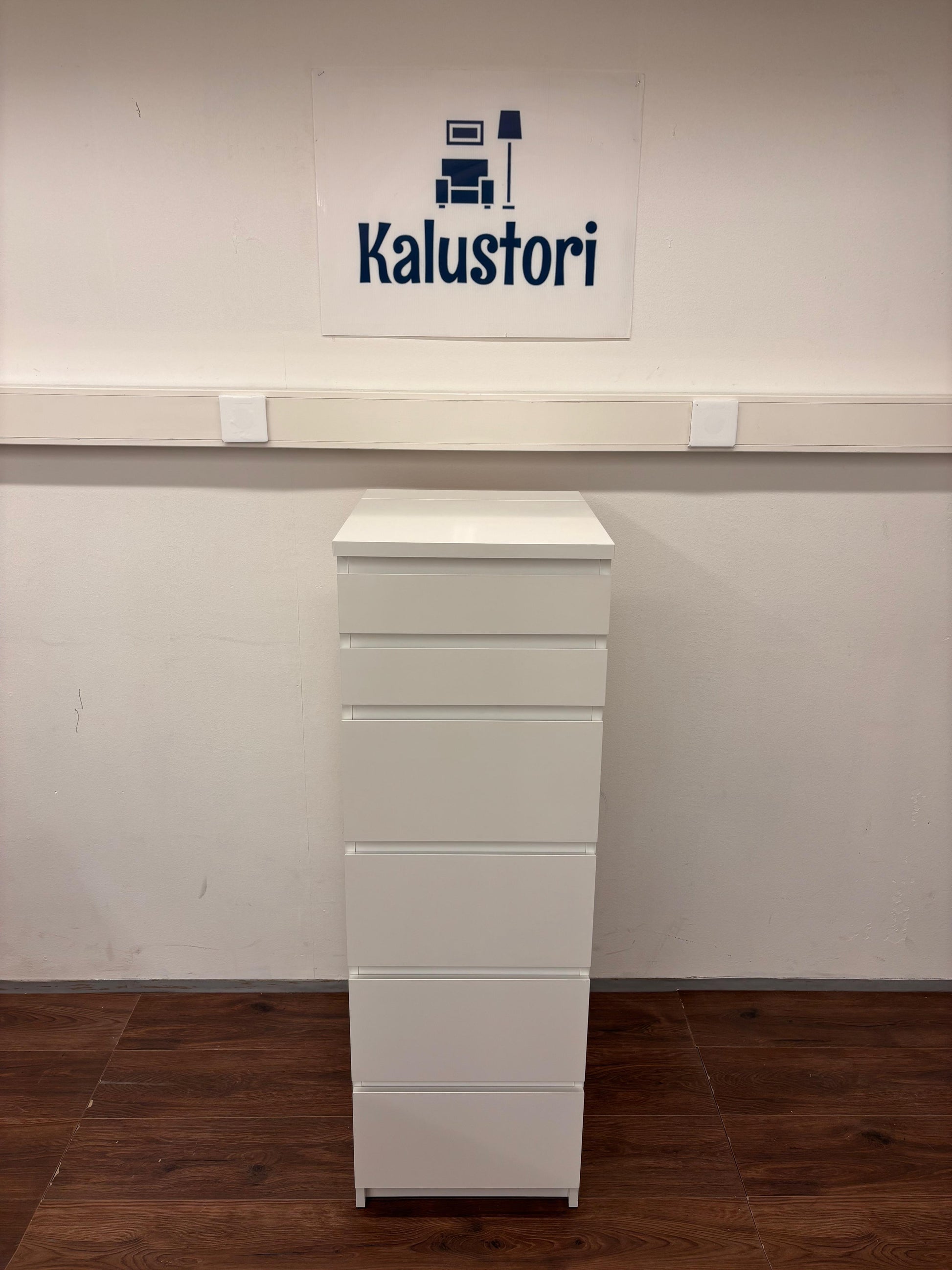 Ikea MALM Korkea Lipasto Peilillä 123x48 cm Kalustori