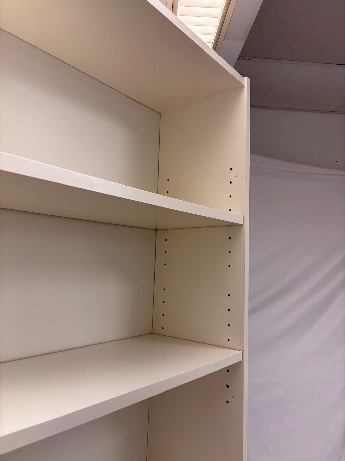 Ikea BILLY
Kirjahylly, valkoinen, 80x28x202 cm Kalustori