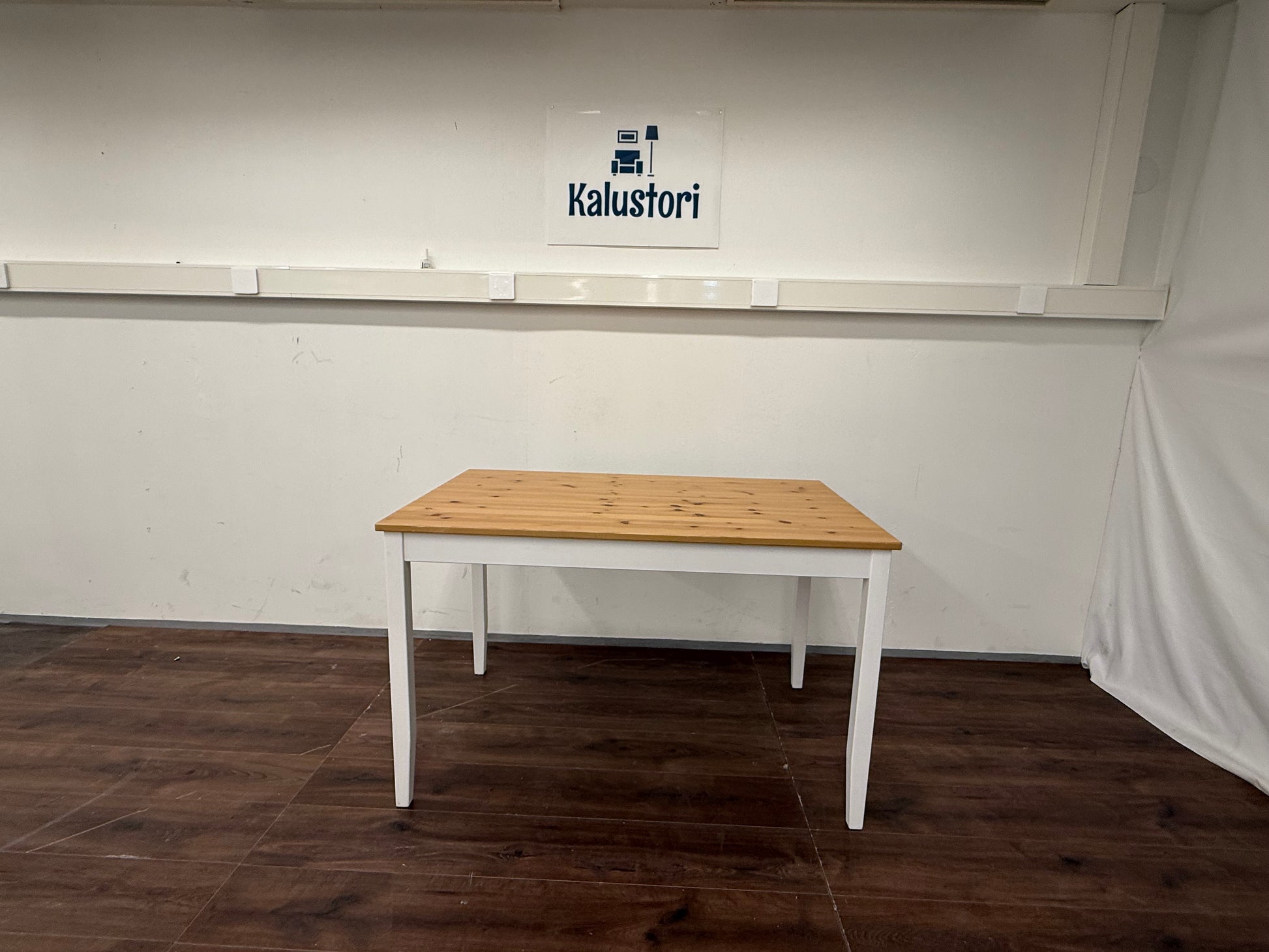 Ikea LERHAMN Keittiönpöytä 4Hengelle 118x74 cm Kalustori