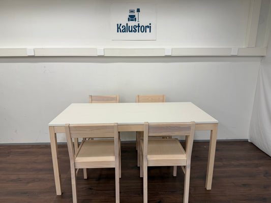Ruokapöytä ja 4 Tuolia Kalustori