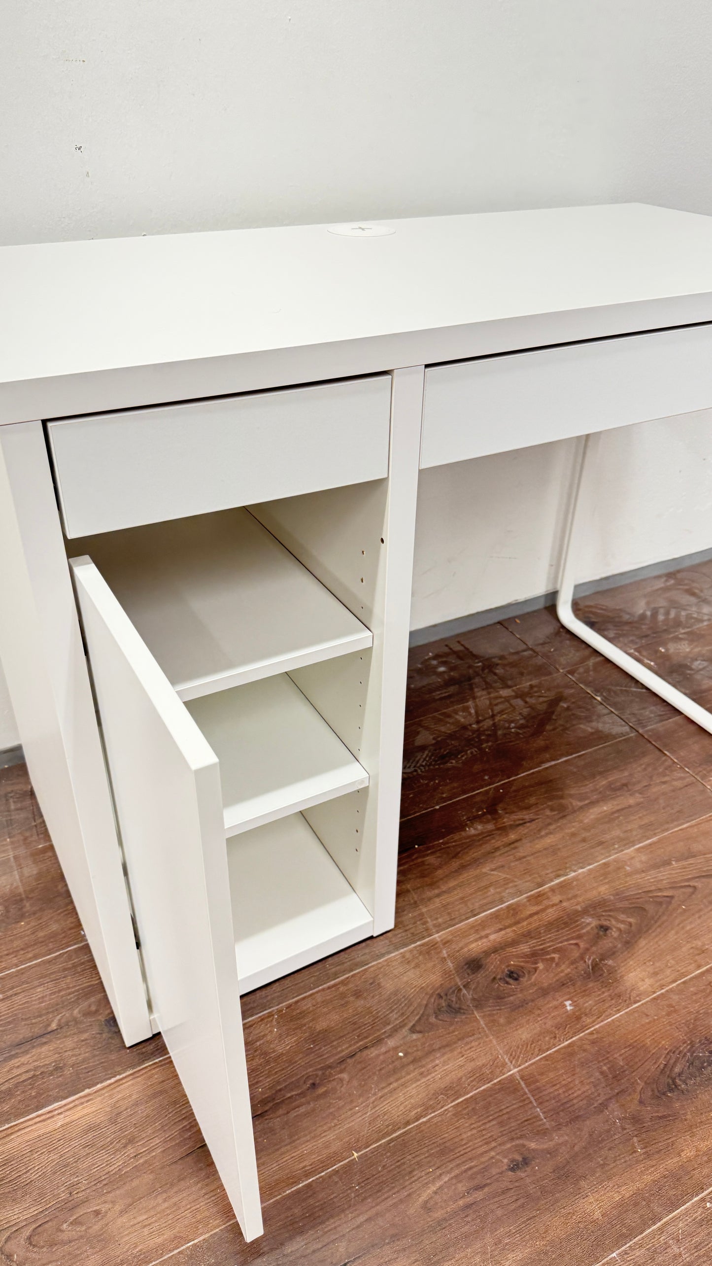 Ikea MICKE Työpöytä, valkoinen, 105x50 cm Kalustori