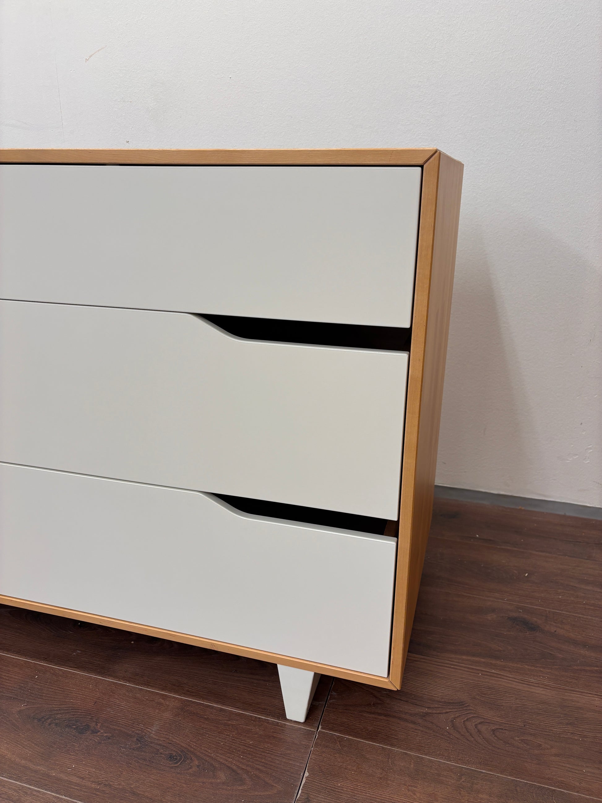 Ikea Mandal valkoinen ja luonnonvärinen kuuden laatikon lipasto Kalustori