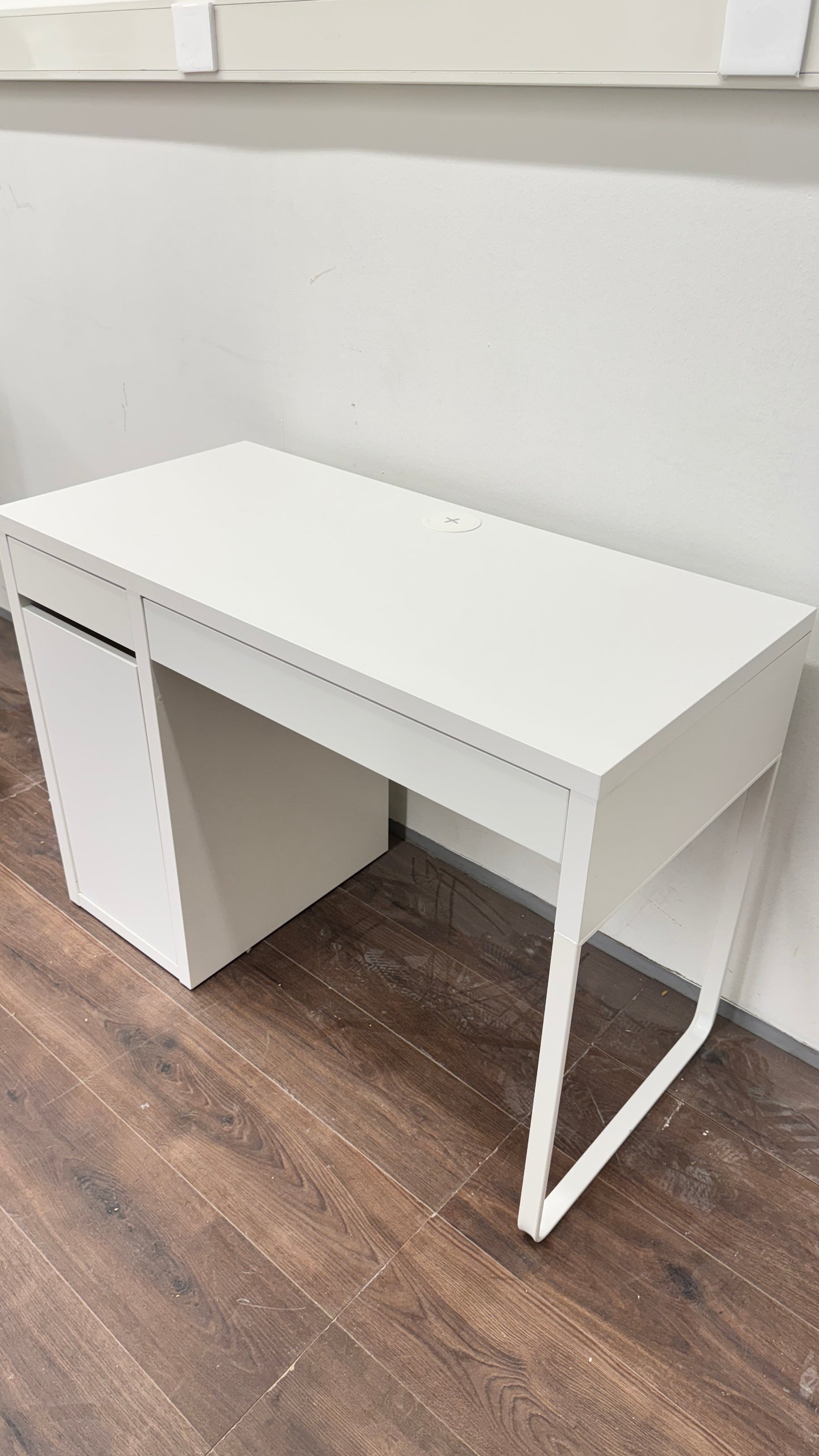 Ikea MICKE Työpöytä, valkoinen, 105x50 cm Kalustori