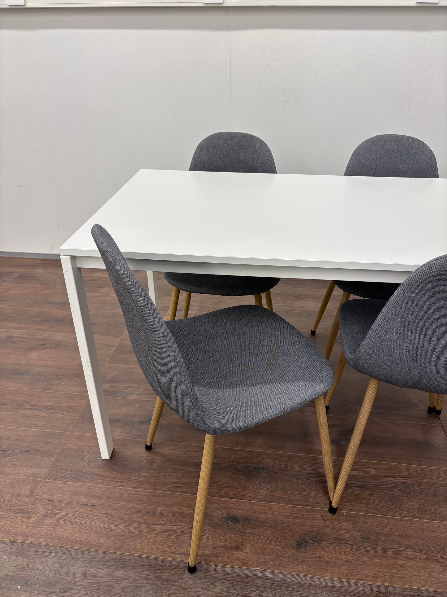 Ikea Melltorp Ruokapöytä ja 4 Tuolia Kalustori