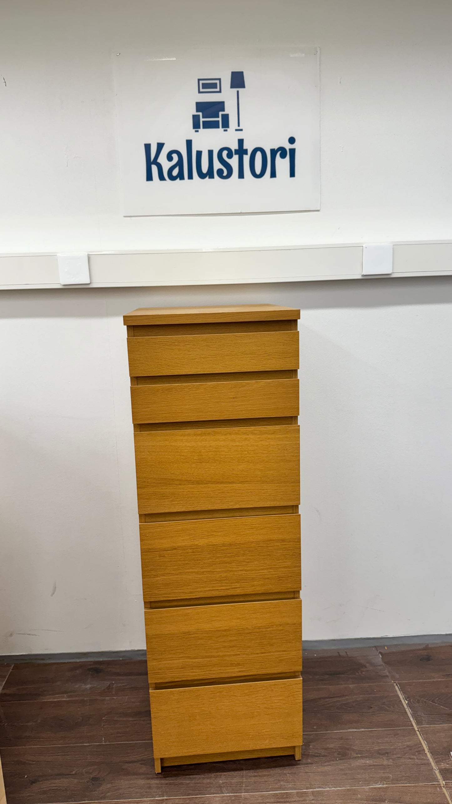 Ikea MALM Korkea Lipasto Peilillä 123x48 cm Kalustori