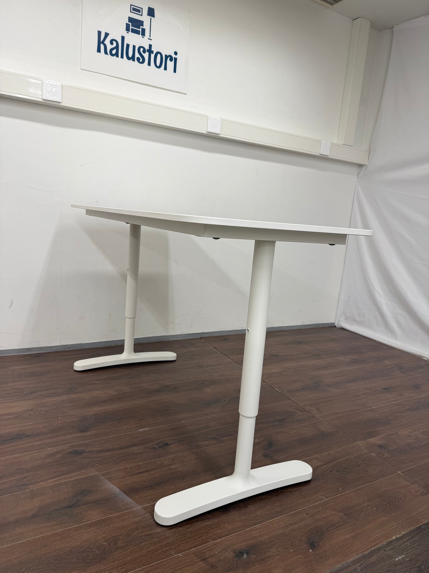 Ikea Bekant Työpöytä, säädettävä, valkoinen, 120x60 cm Kalustori
