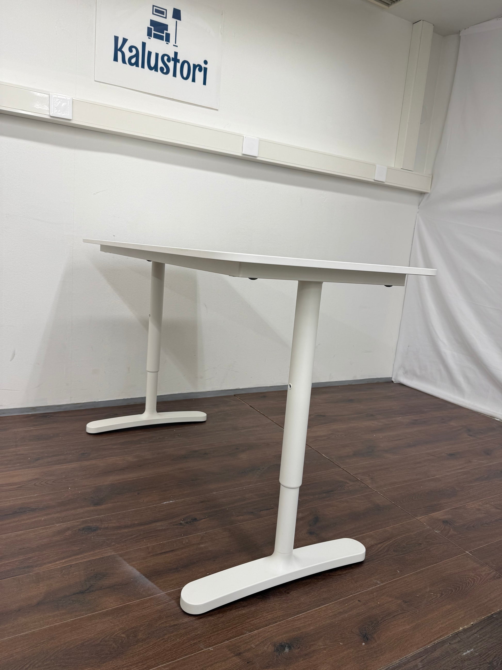 Ikea Bekant Työpöytä, säädettävä, valkoinen, 120x60 cm Kalustori