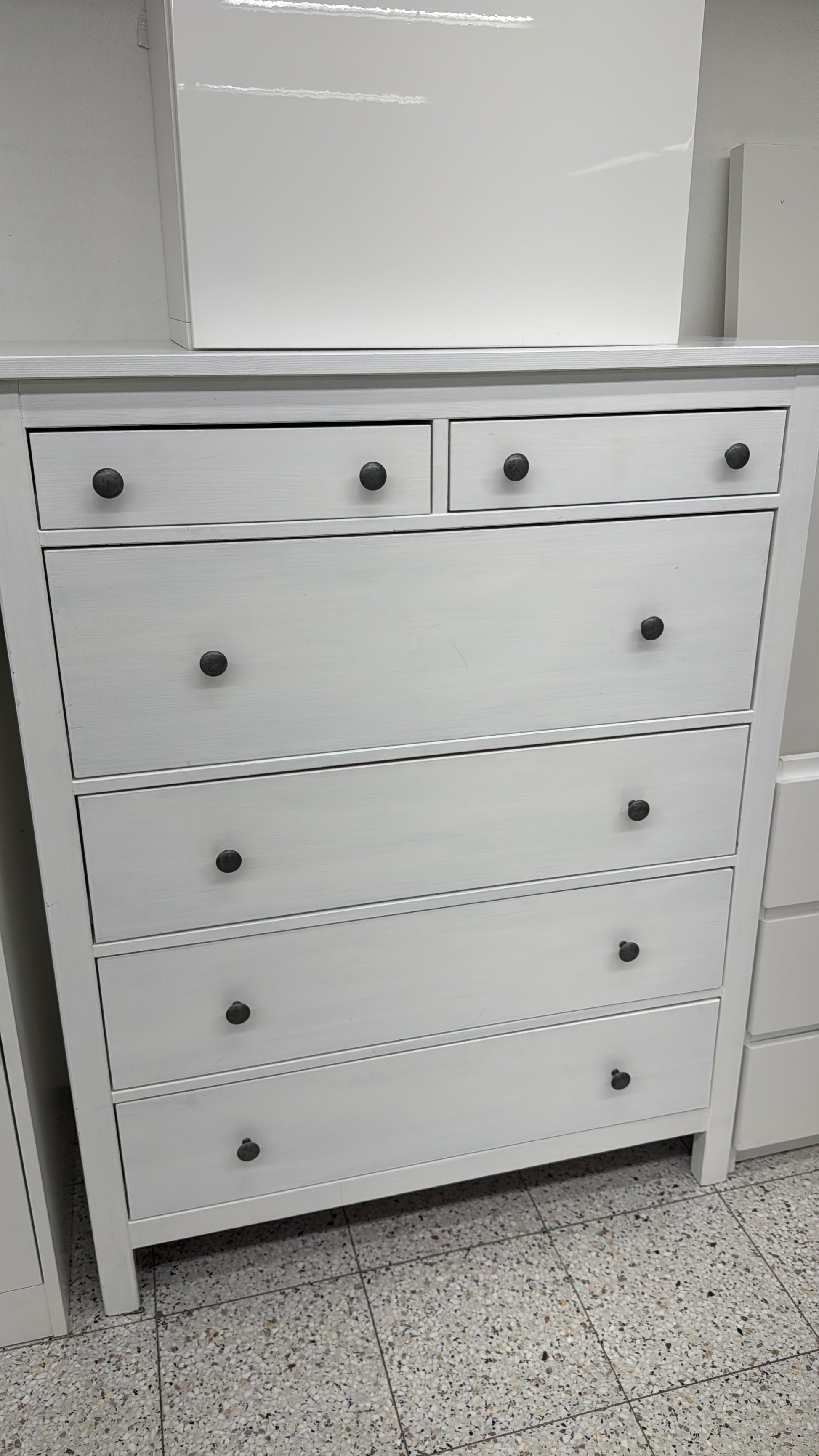 Ikea HEMNES Lipasto, 6 laatikkoa, valkoiseksi petsattu, 108x131 cm Kalustori