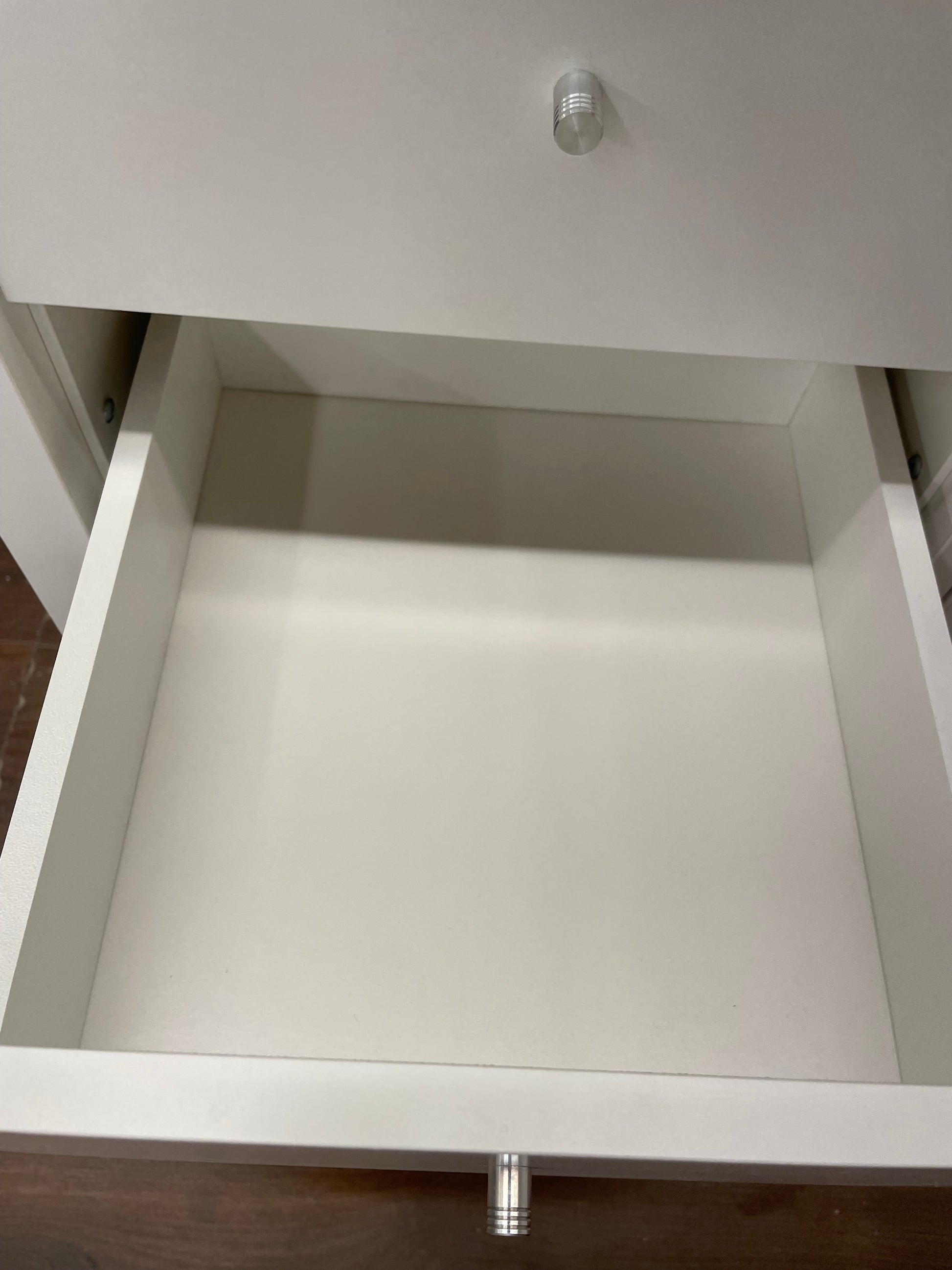 IKEA KALLAX Hylly ja 4 sisustetta, valkoinen Kalustori