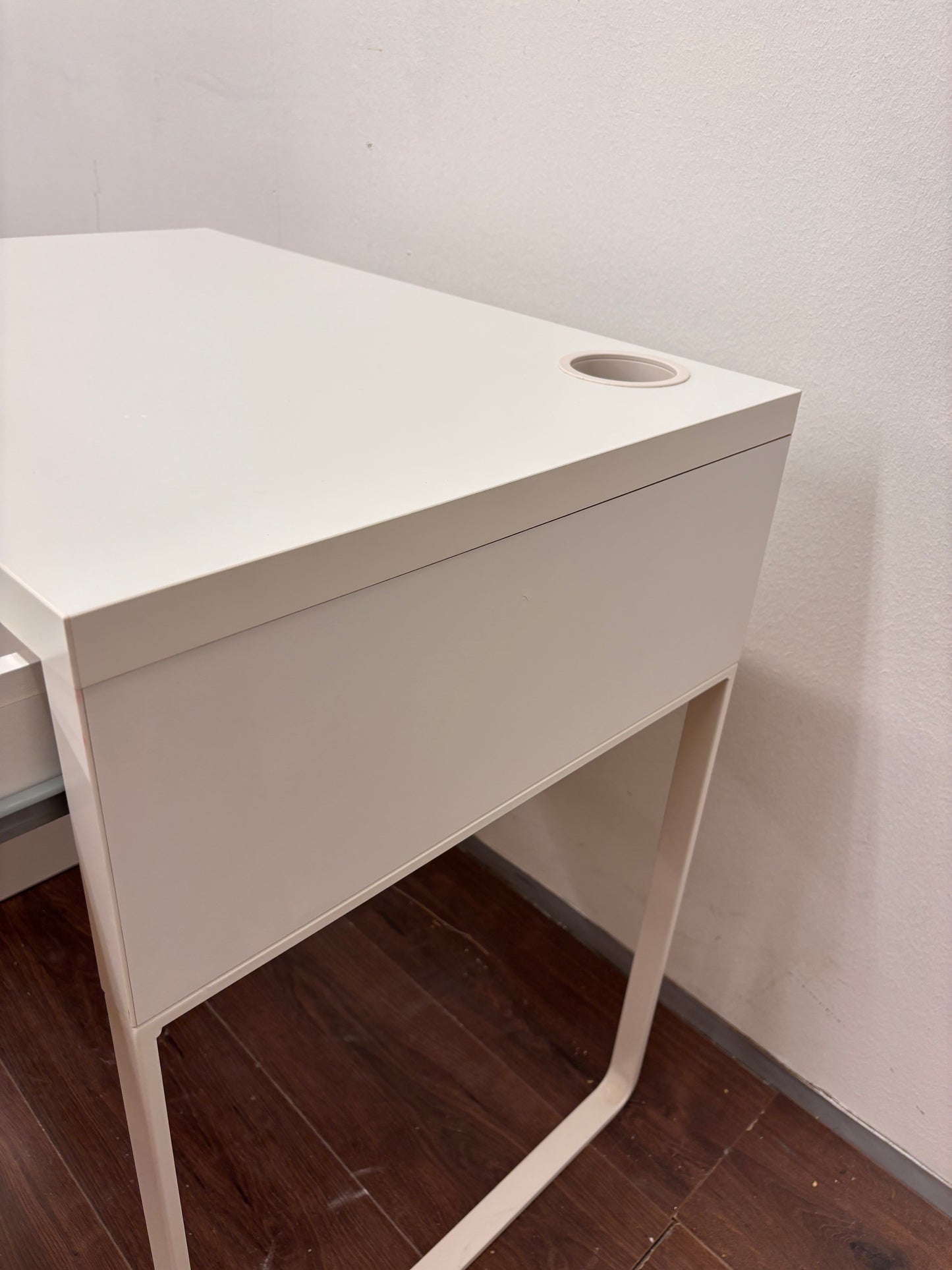 Ikea MICKE Työpöytä,valkoinen-vihreä, 73x50 cm Kalustori
