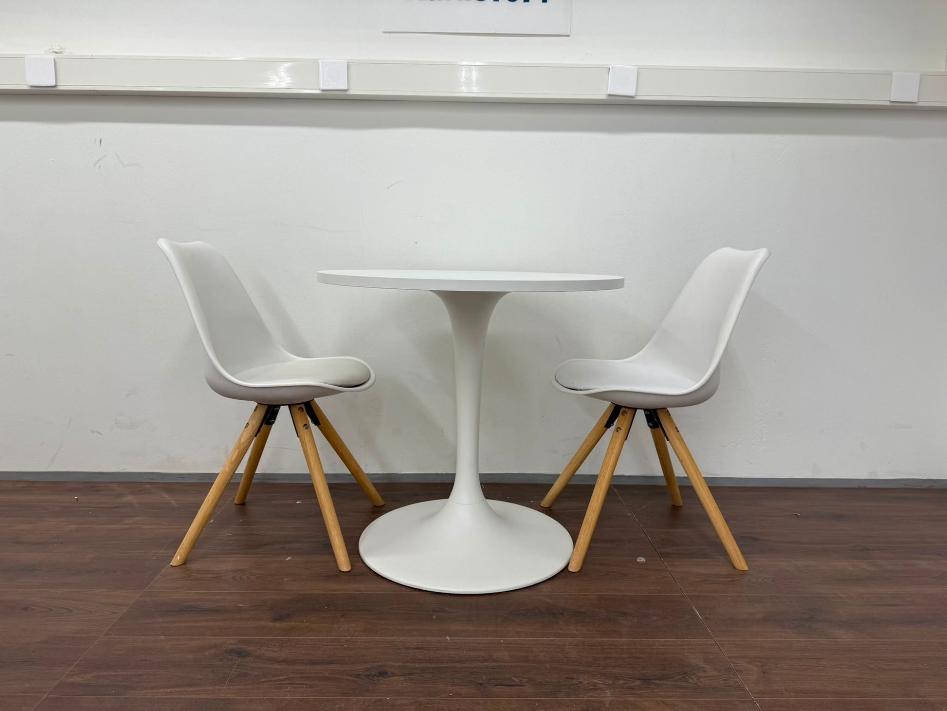 Ikea Docksta Ruokapöytä ja 2 Tuolia Kalustori
