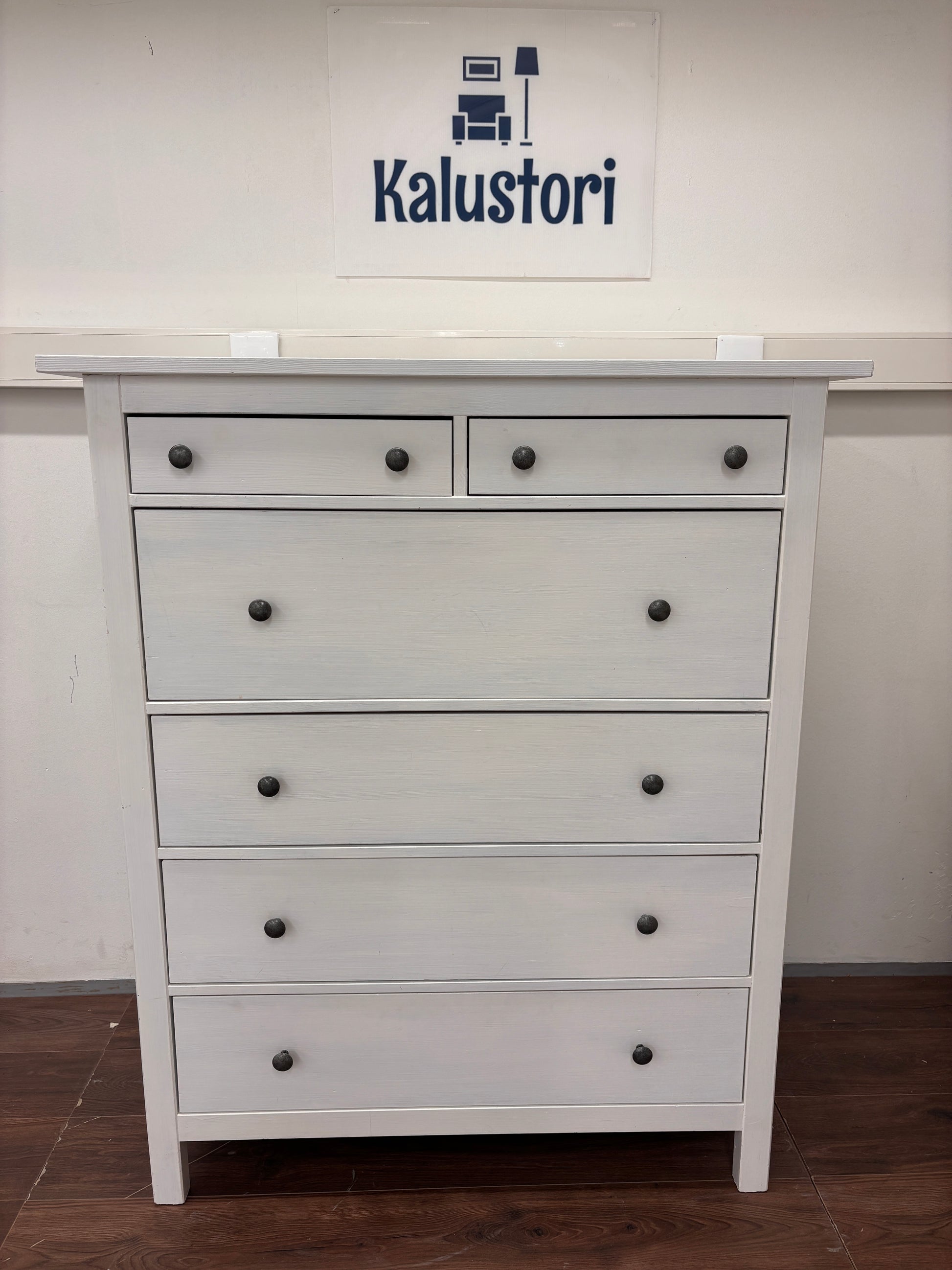 Ikea HEMNES Lipasto, 6 laatikkoa, valkoiseksi petsattu, 108x131 cm Kalustori