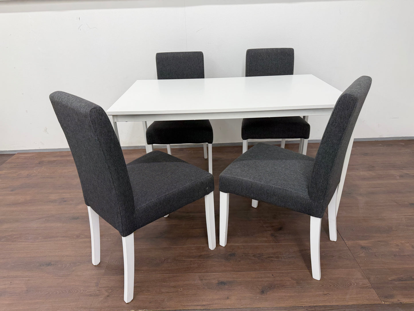 Ikea Melltorp Ruokapöytä ja 4 Tuolia Kalustori