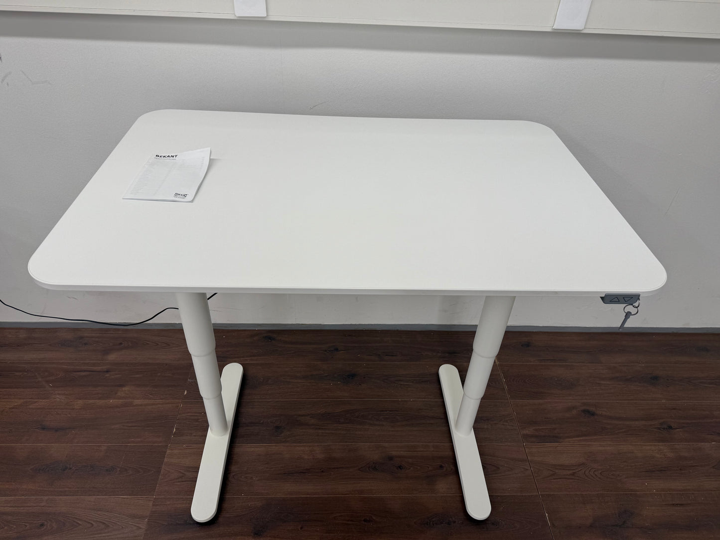 Ikea Bekant Työpöytä, säädettävä, sähköinen valkoinen, 120x80 cm Kalustori