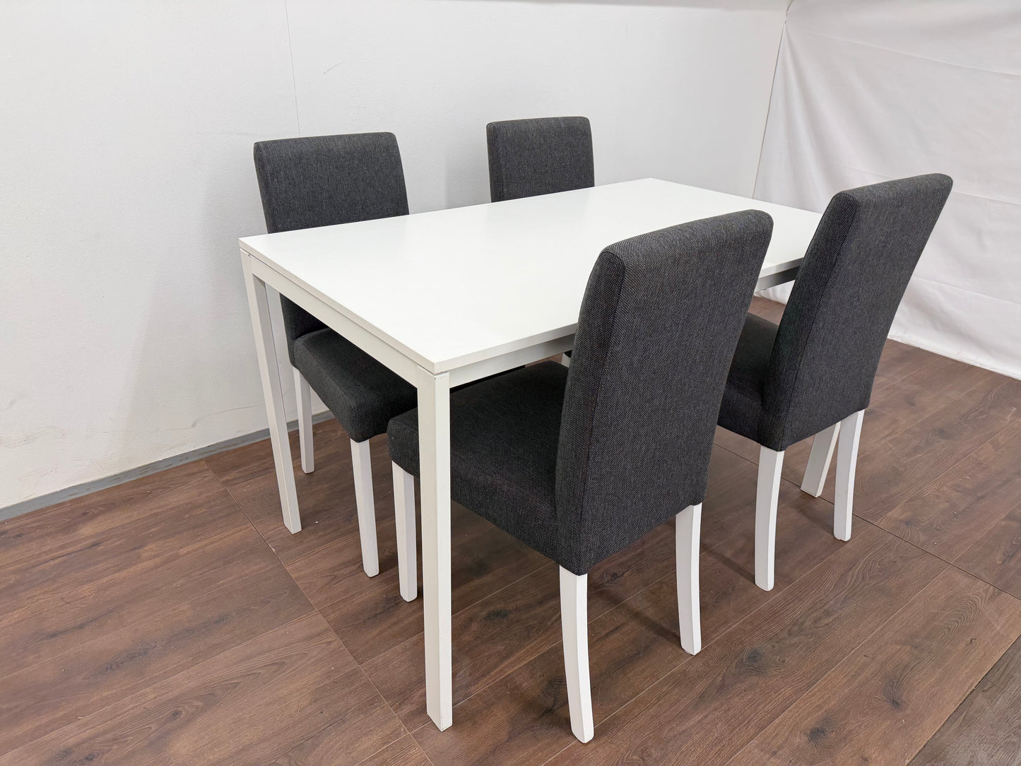 Ikea Melltorp Ruokapöytä ja 4 Tuolia Kalustori
