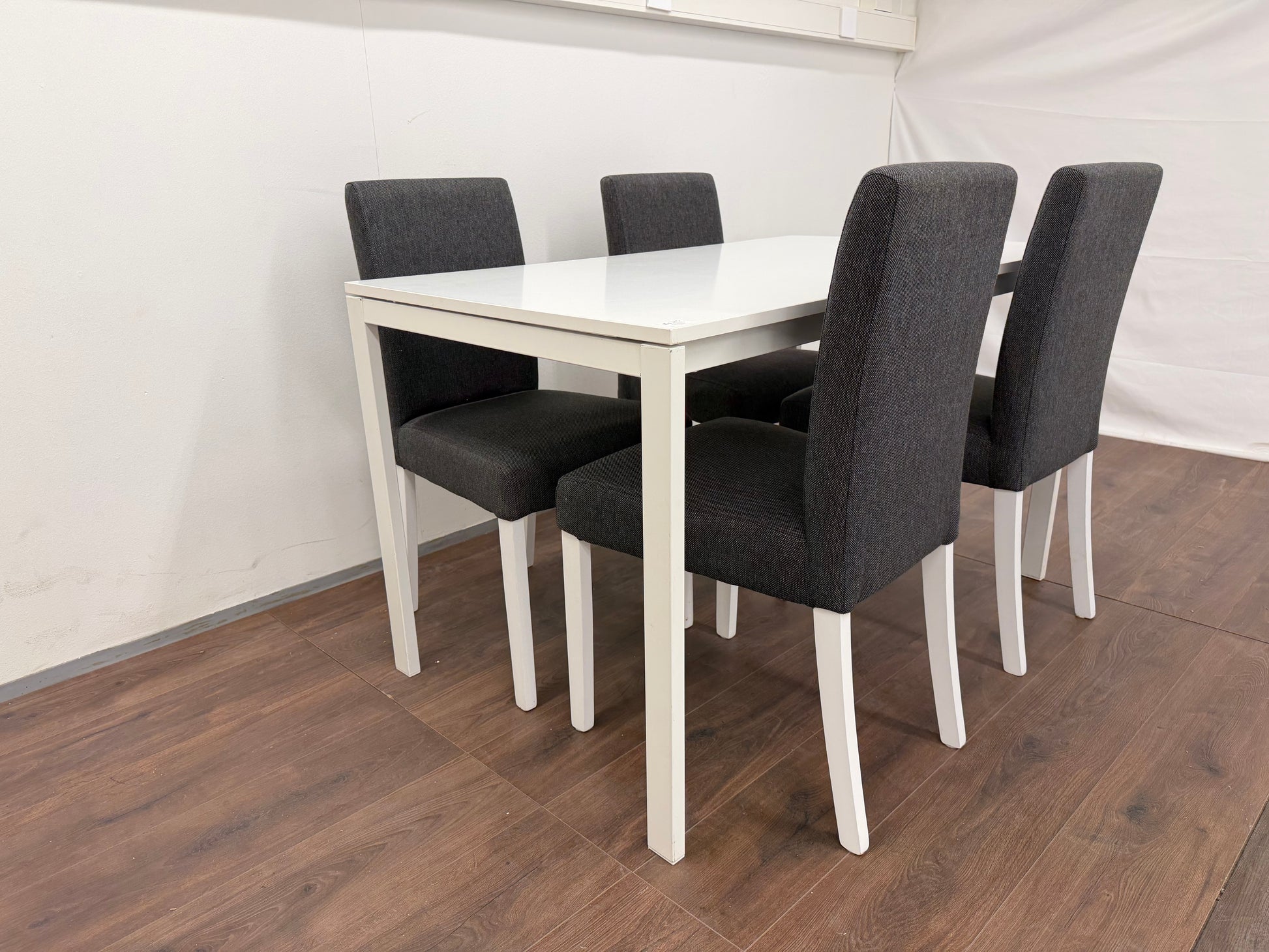 Ikea Melltorp Ruokapöytä ja 4 Tuolia Kalustori