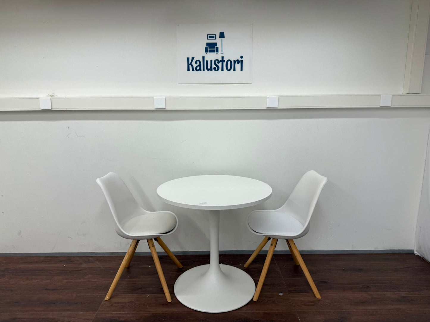 Ikea Docksta Ruokapöytä ja 2 Tuolia Kalustori