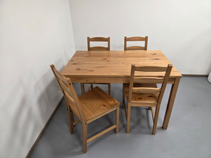 Ikea Jokkmokk Ruokapöytä ja 4 Tuolia
