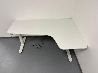 Ikea Bekant Sähköpöytä