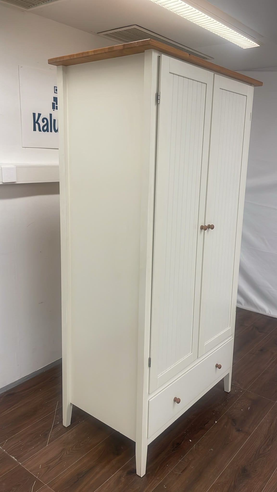 Ikea Hemnes-vaatekaappi Kalustori