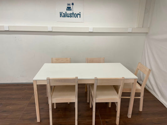 Ruokapöytä ja 5 Tuolia Kalustori