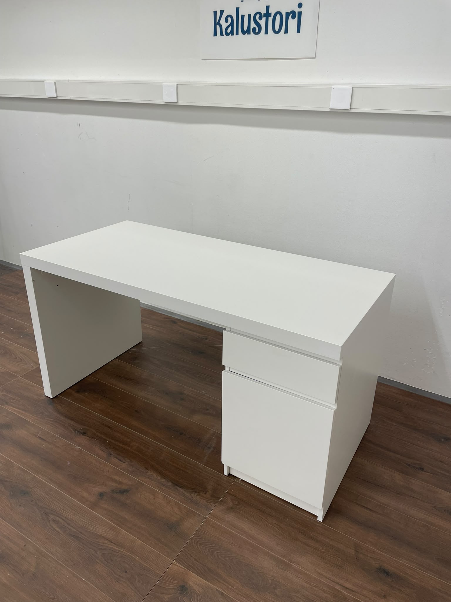 Ikea Malm työpöytä, valkoinen, 140×65 cm Kalustori