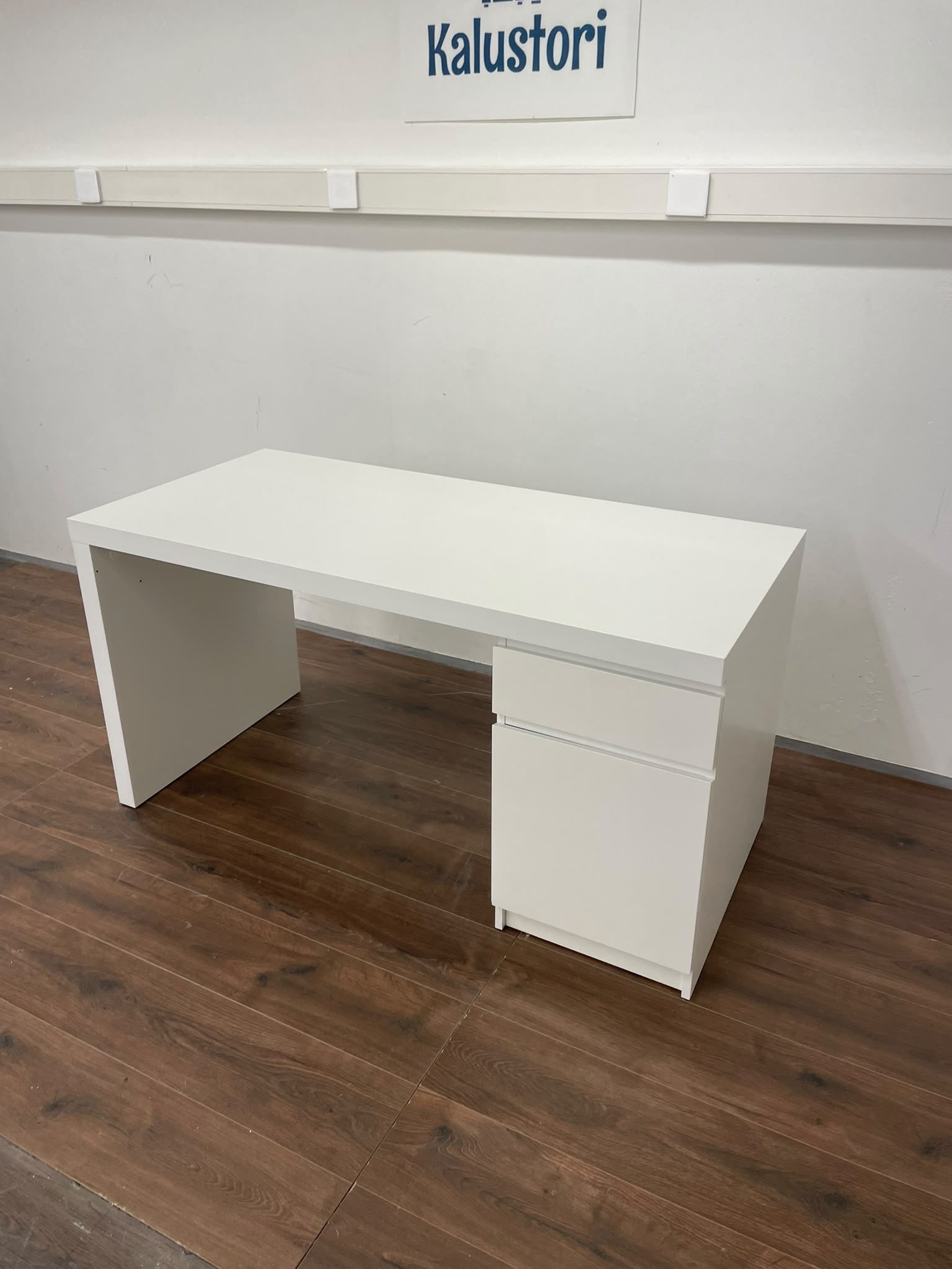 Ikea Malm työpöytä, valkoinen, 140×65 cm Kalustori