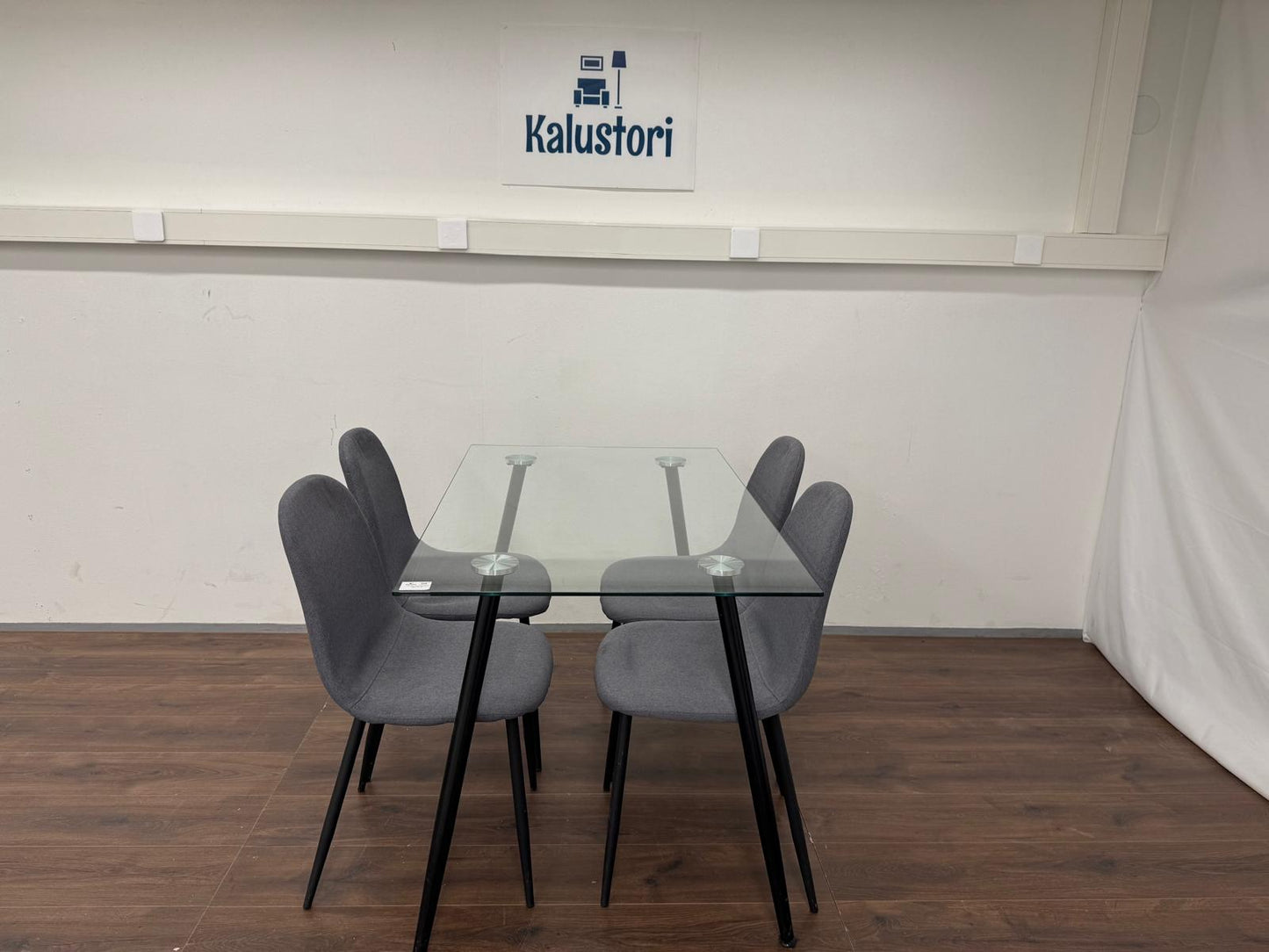 Lasinen Ruokailuryhmä Kalustori