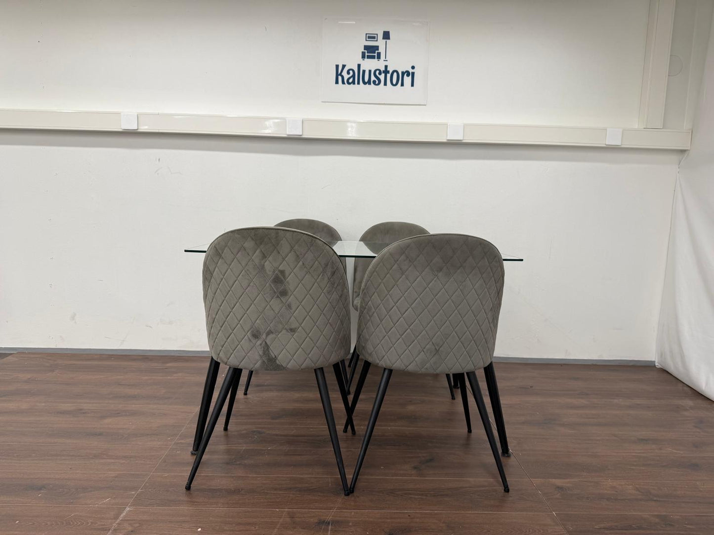 Lasinen Ruokailuryhmä Kalustori