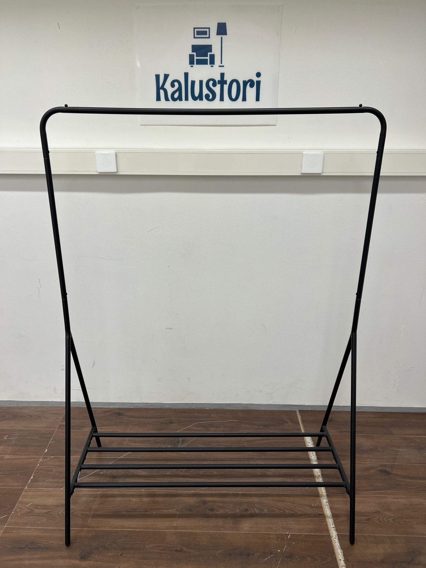 Jysk LYNGDAL Vaateteline musta Kalustori