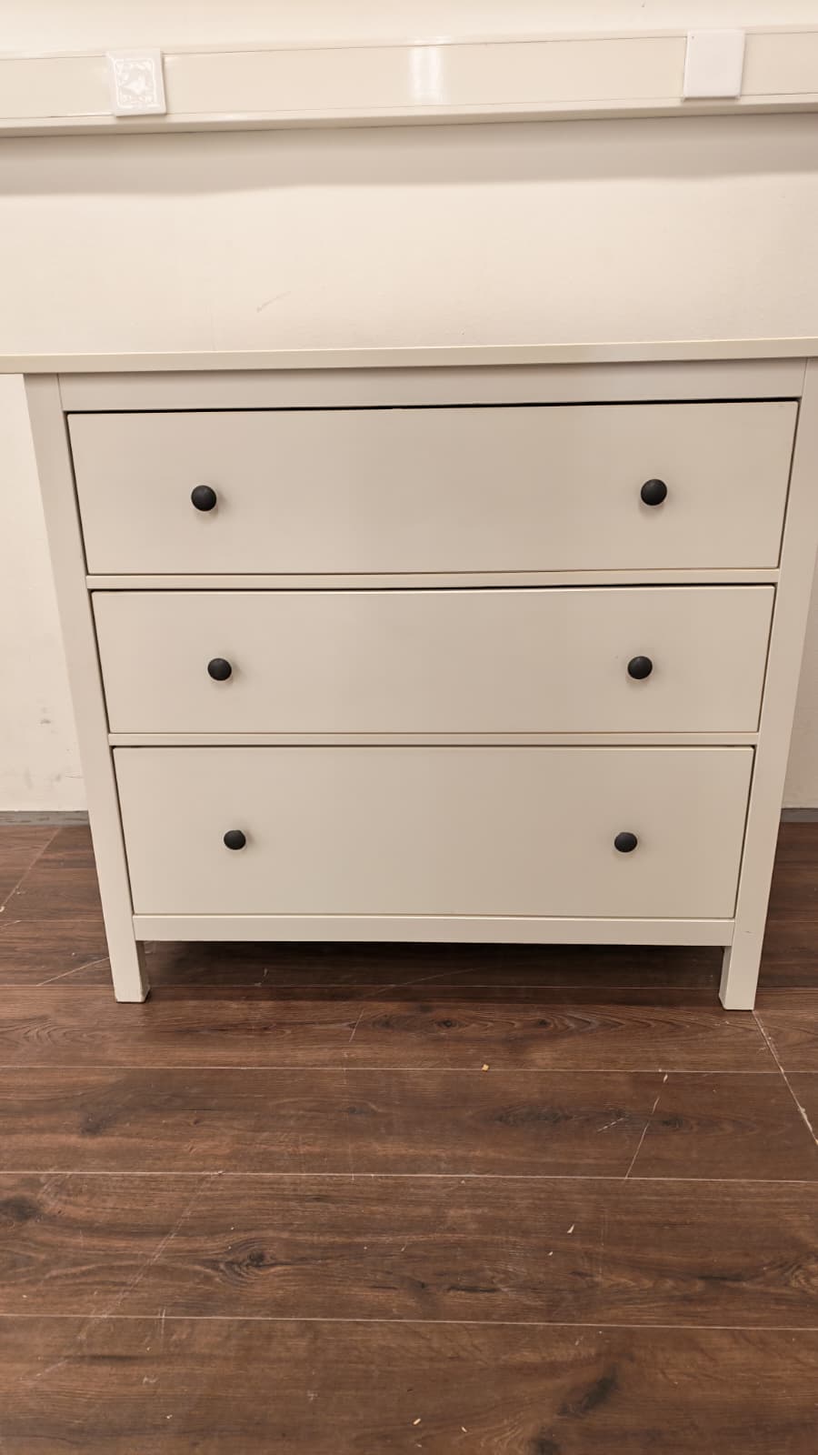 Ikea HEMNES Lipasto, 3 laatikkoa, valkoiseksi petsattu, 108x96 cm Kalustori