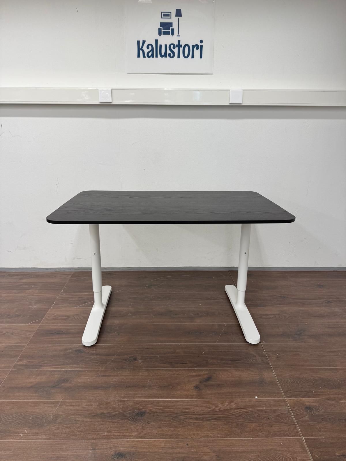 Ikea Bekant Korkeussäädettävä Työpöytä Musta/Valkoinen 120x80 cm Kalustori