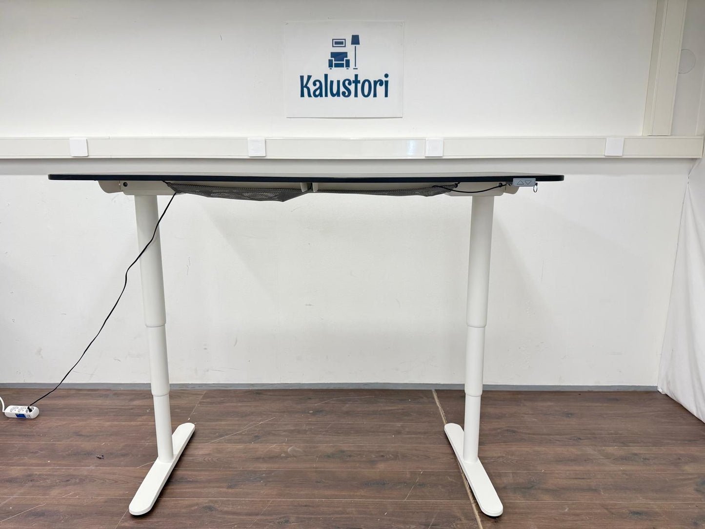 Ikea Bekant Sähköpöytä Musta/valkoinen 160x80 cm Kalustori
