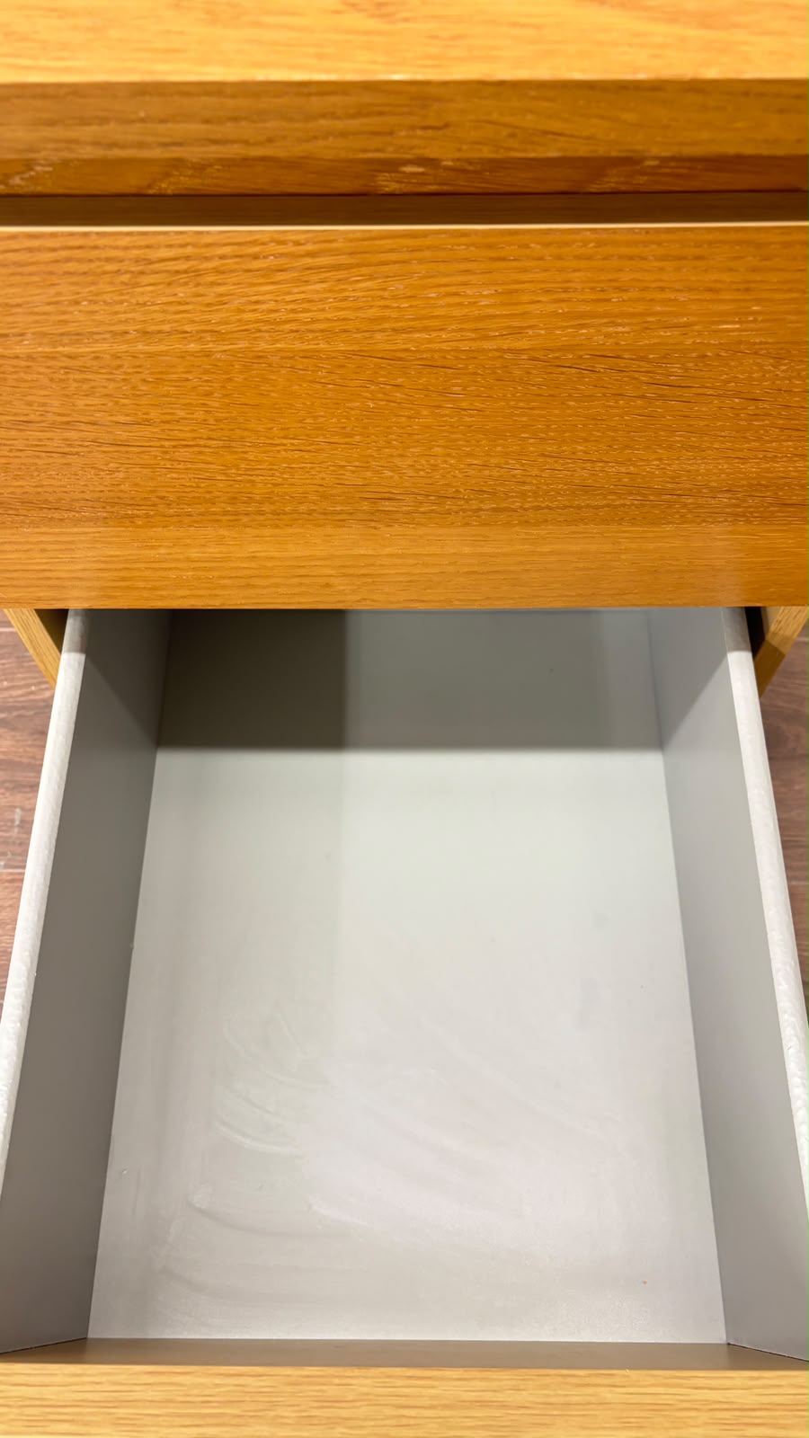 IKEA MALM yöpöytä / lipasto Kalustori