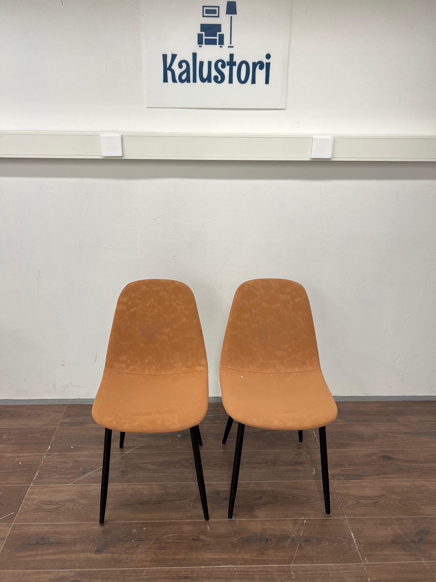 Ruokapöydan Tuolit 2 kpl. Kalustori
