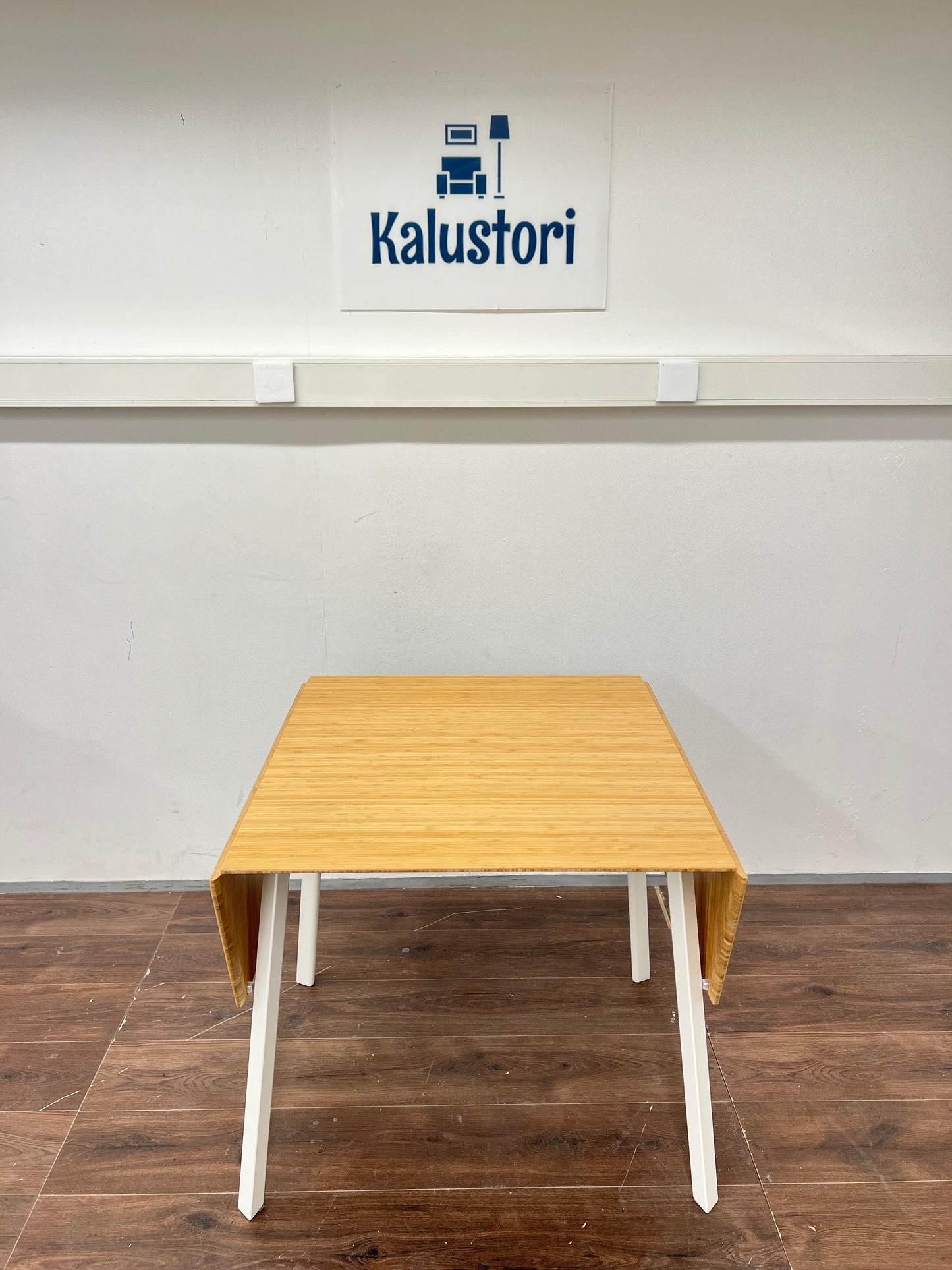 IKEA Keittiön pöytä, alaslaskettava Kalustori