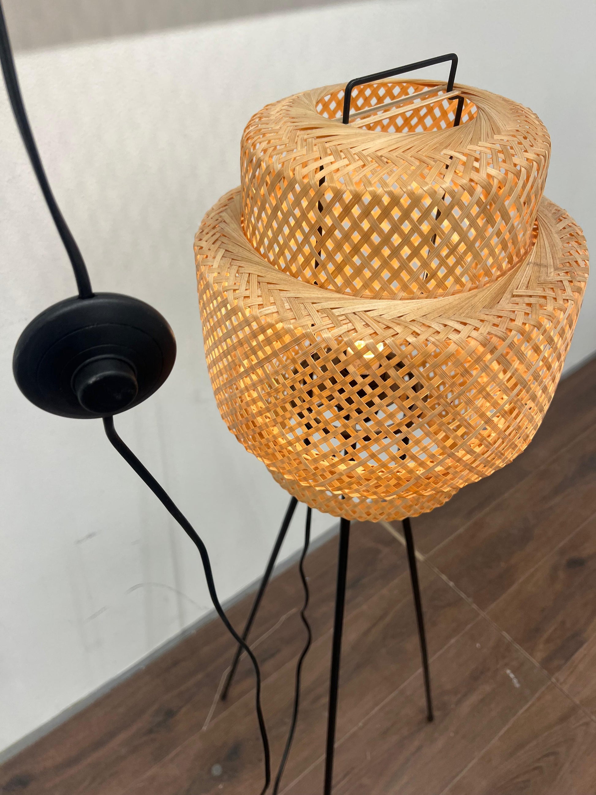 Ikea SINNERLIG Lattiavalaisin, bambu/käsintehty Kalustori
