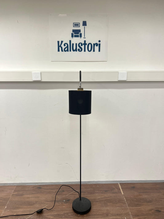 Kaareva lattiavalaisin musta/kulta Kalustori