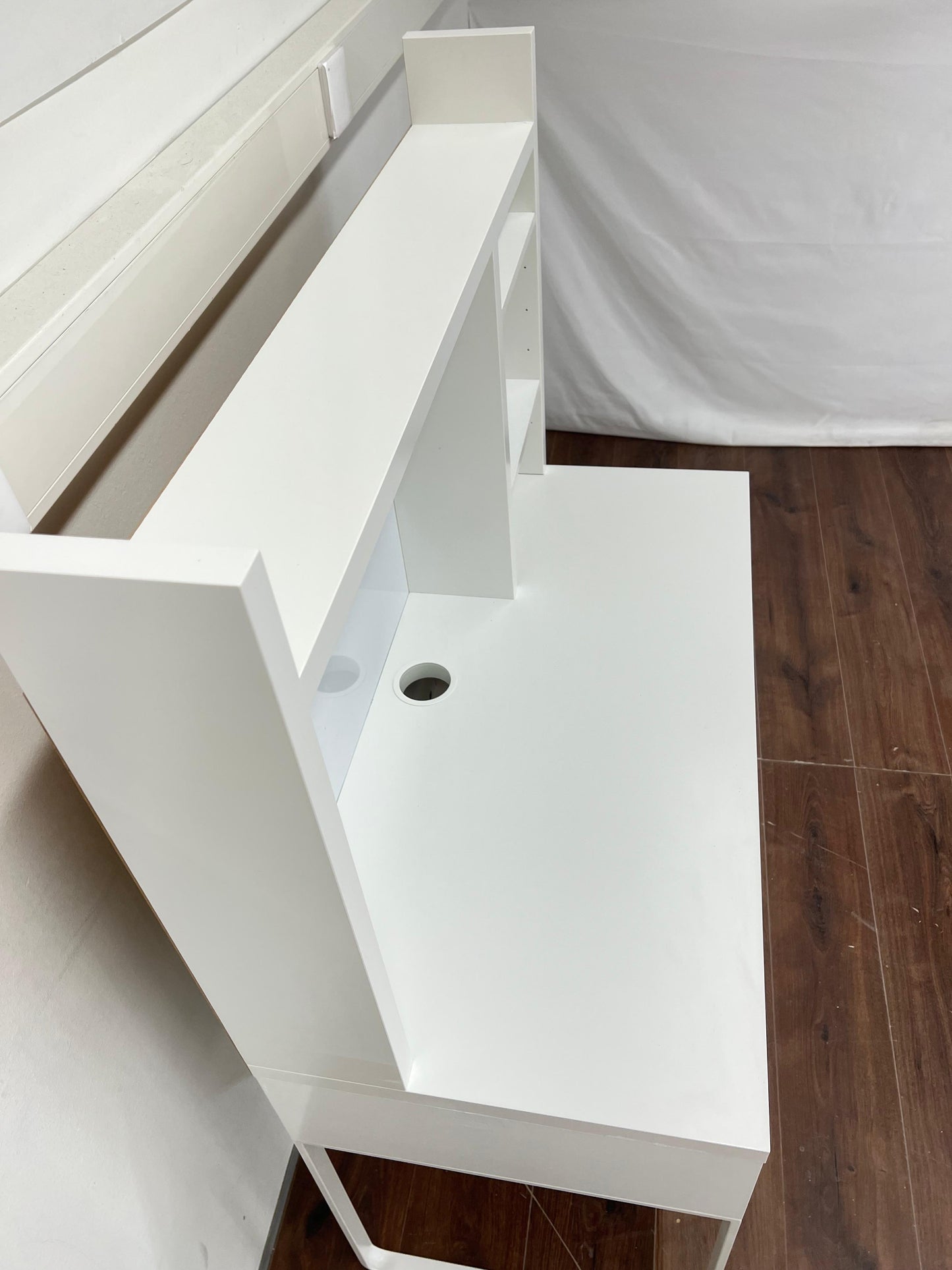 Ikea MICKE Työpöytä, valkoinen,105x50 cm Kalustori