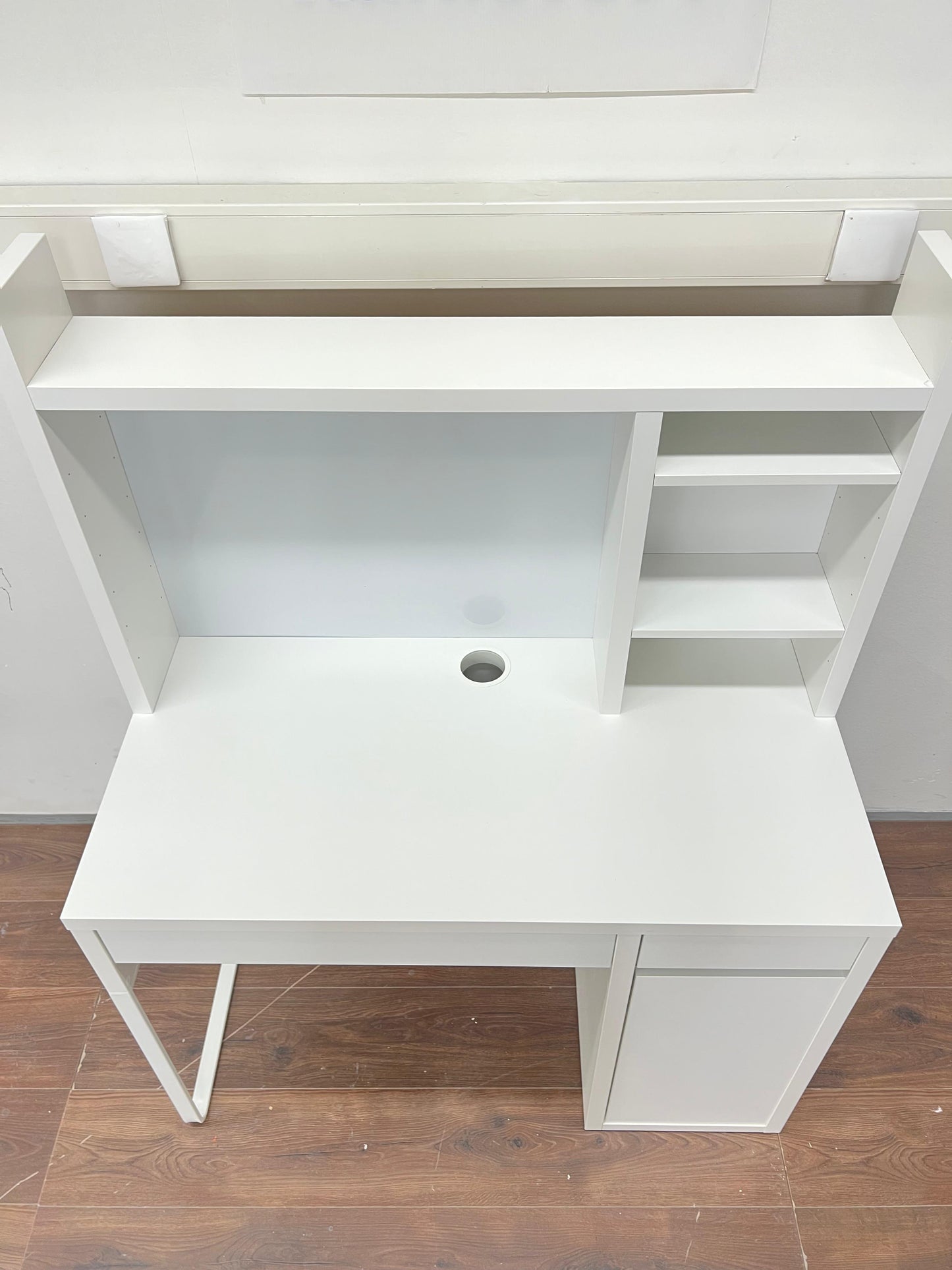 Ikea MICKE Työpöytä, valkoinen,105x50 cm Kalustori