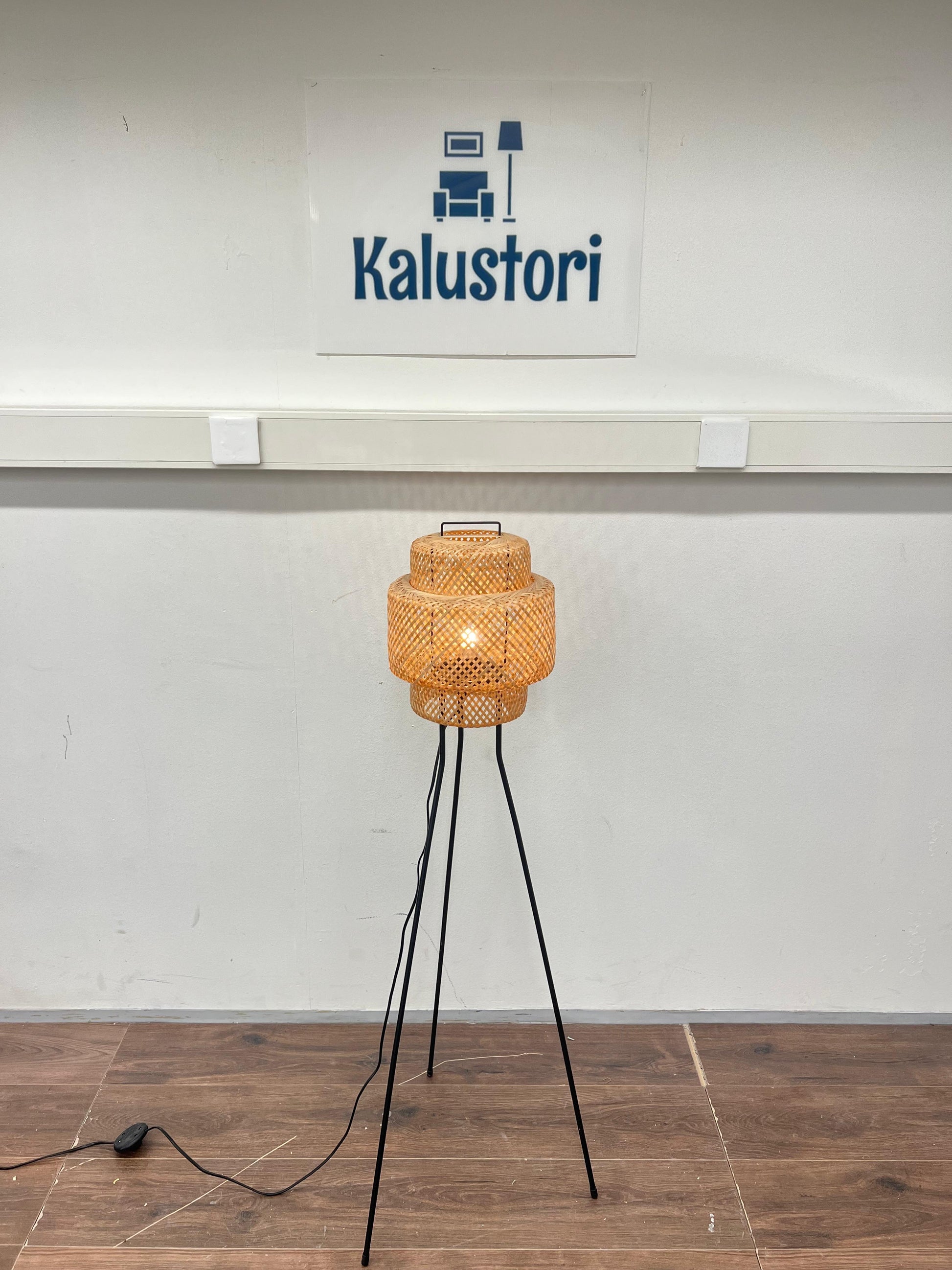 Ikea SINNERLIG Lattiavalaisin, bambu/käsintehty Kalustori
